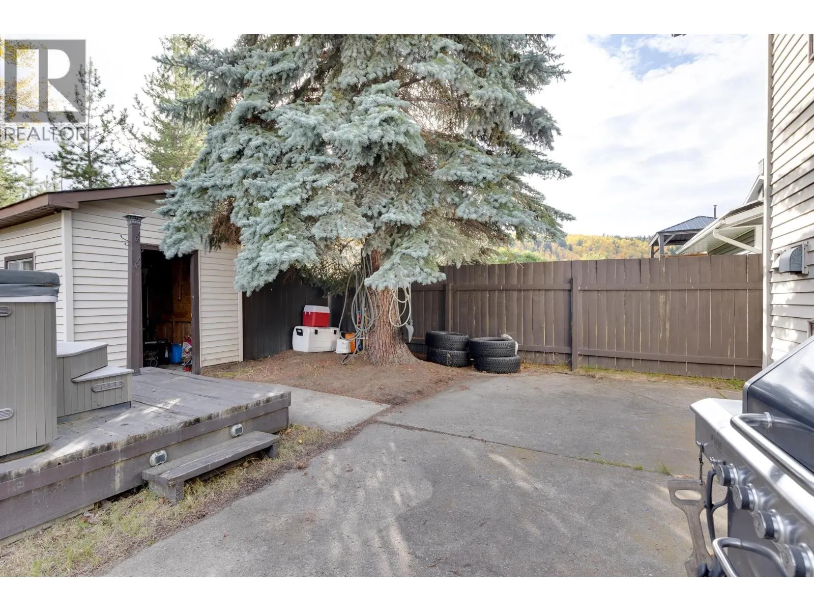 2901 CHRISTOPHER CRESCENT