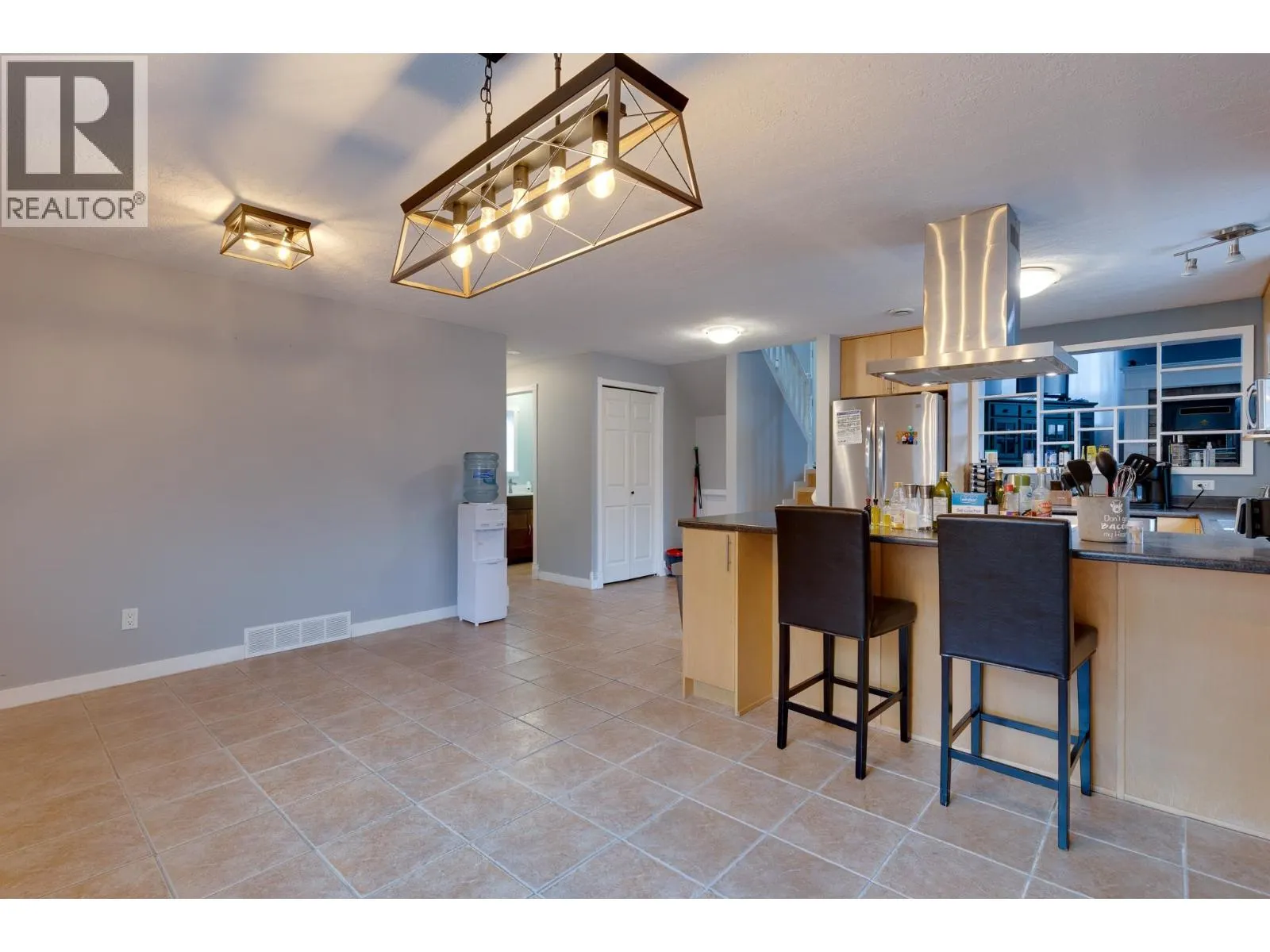 2901 CHRISTOPHER CRESCENT