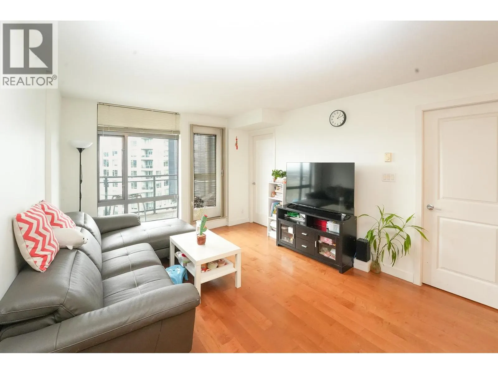 1808 3660 VANNESS AVENUE