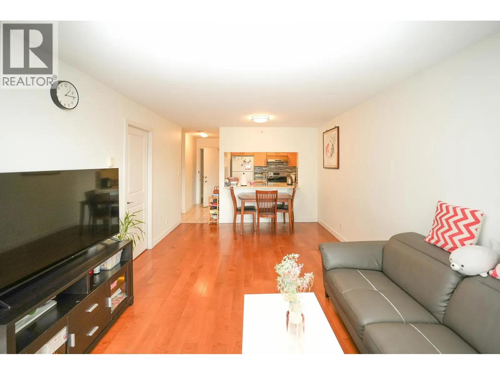 1808 3660 VANNESS AVENUE