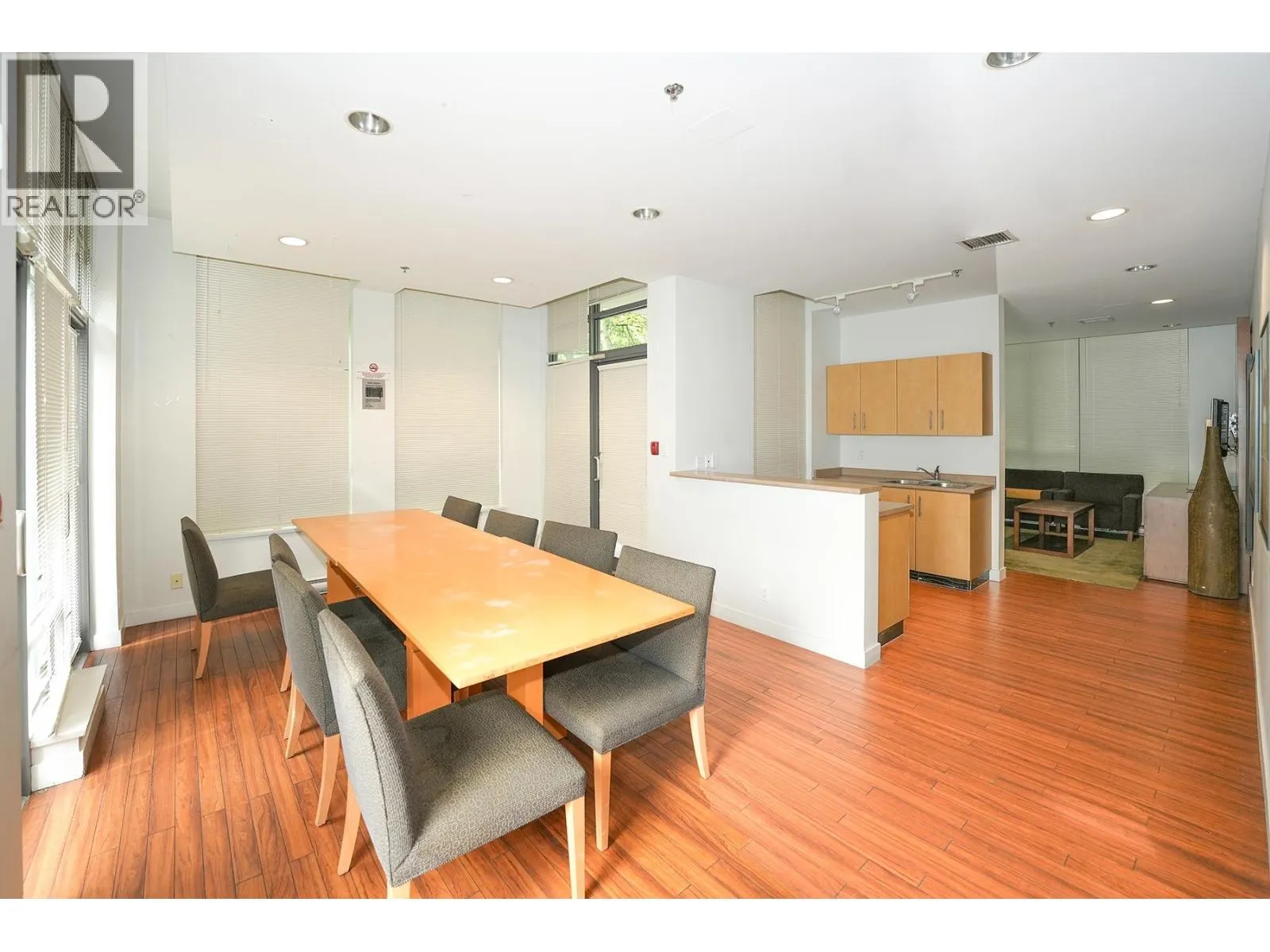 1808 3660 VANNESS AVENUE