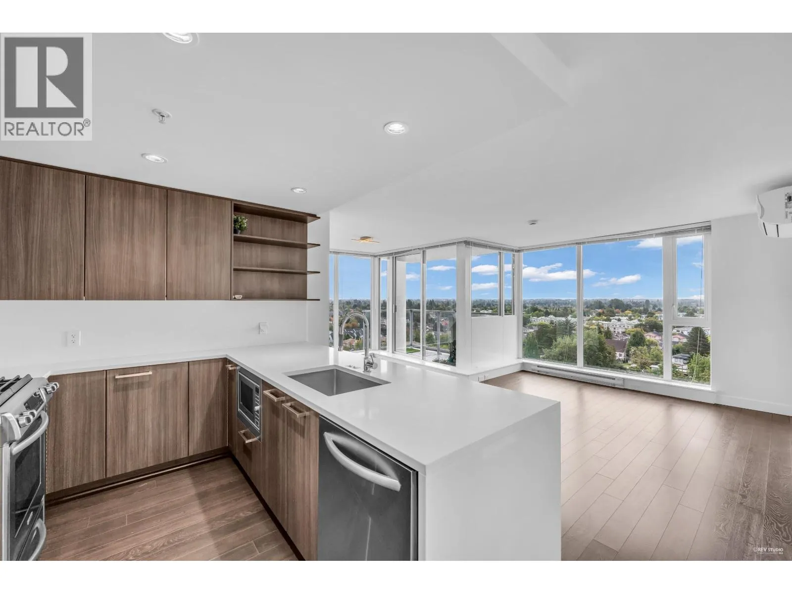1802 8288 GRANVILLE AVENUE