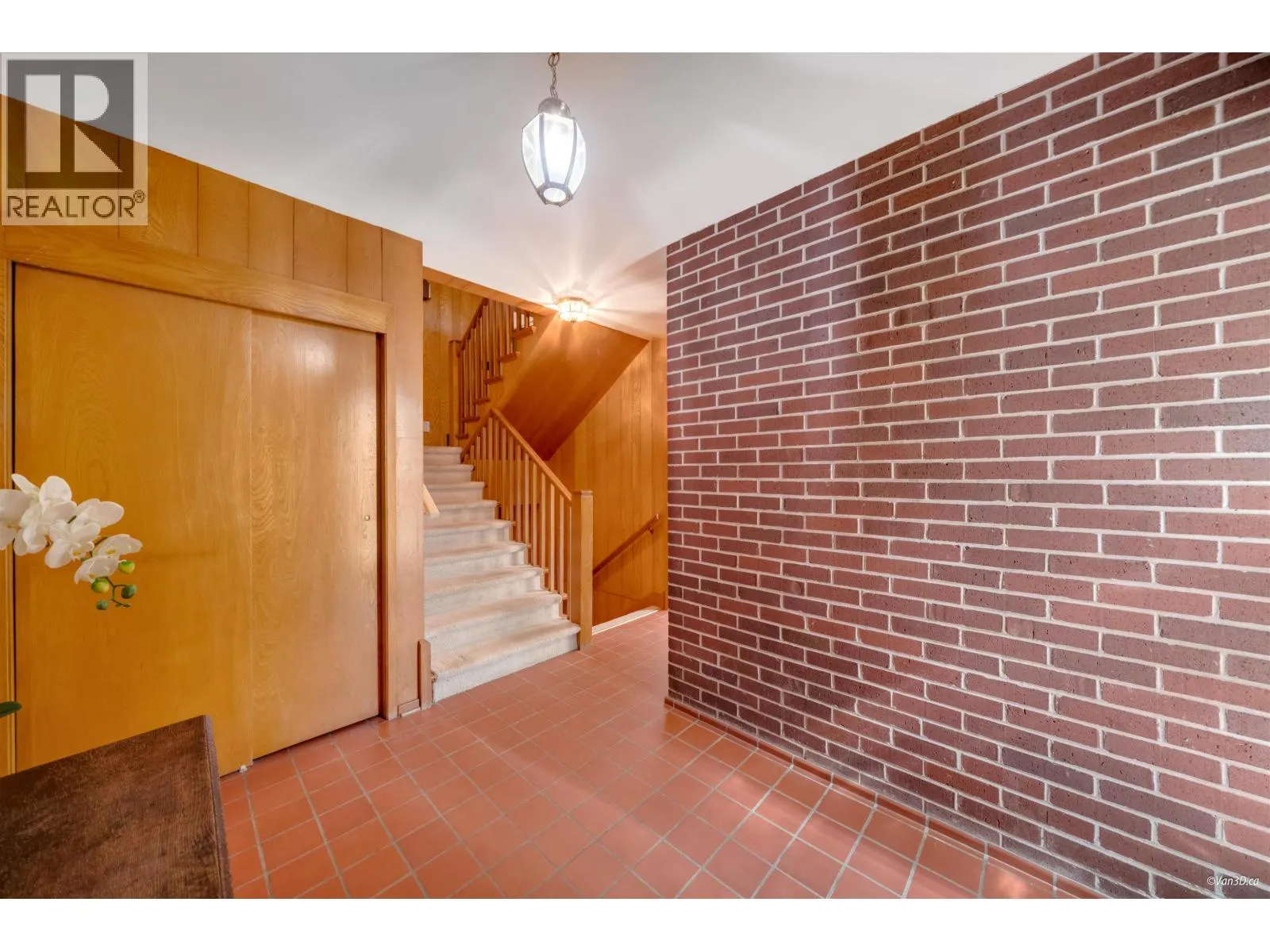1752 OTTAWA PLACE