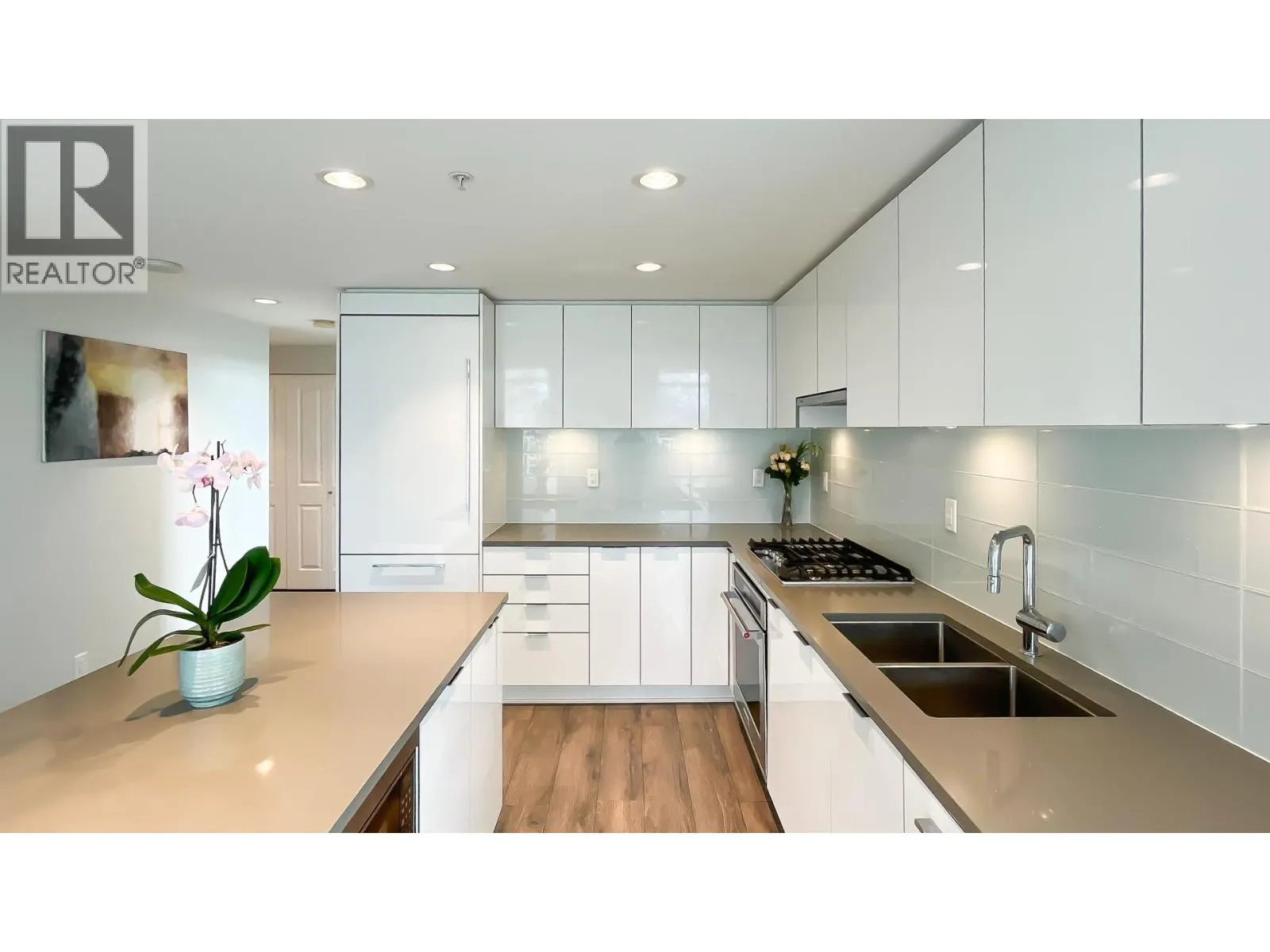 1008 2388 MADISON AVENUE