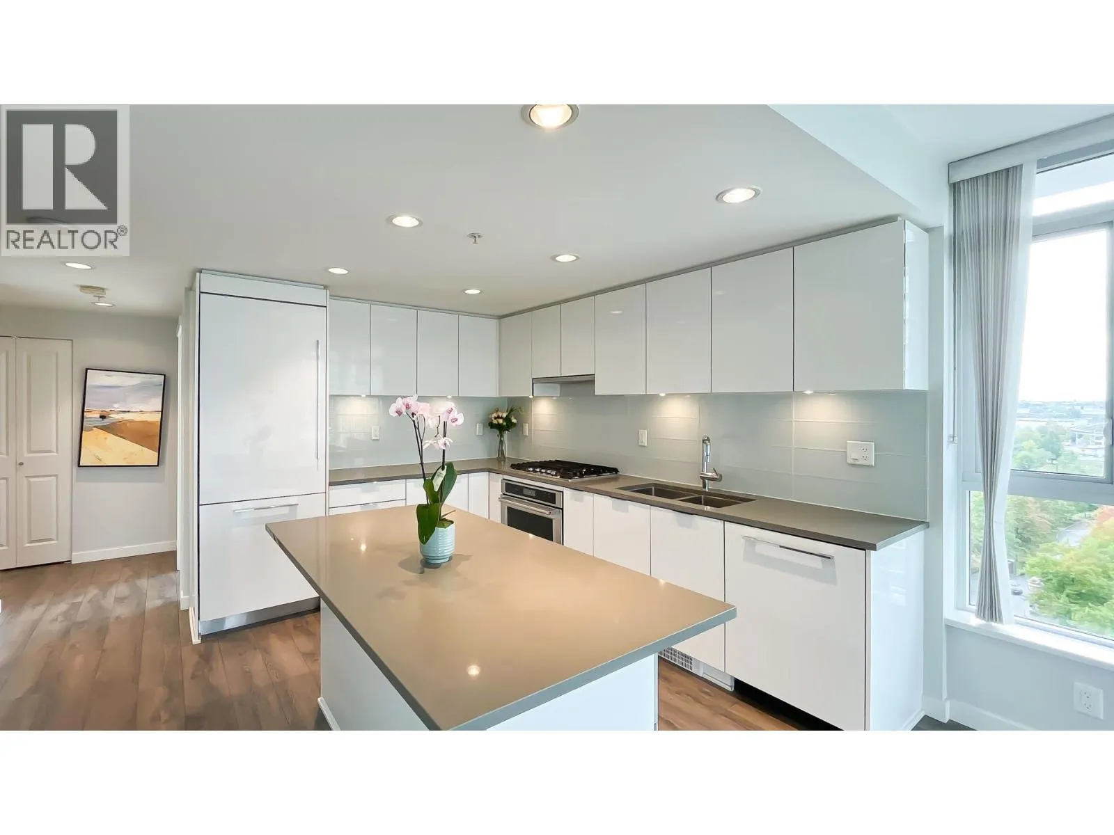 1008 2388 MADISON AVENUE