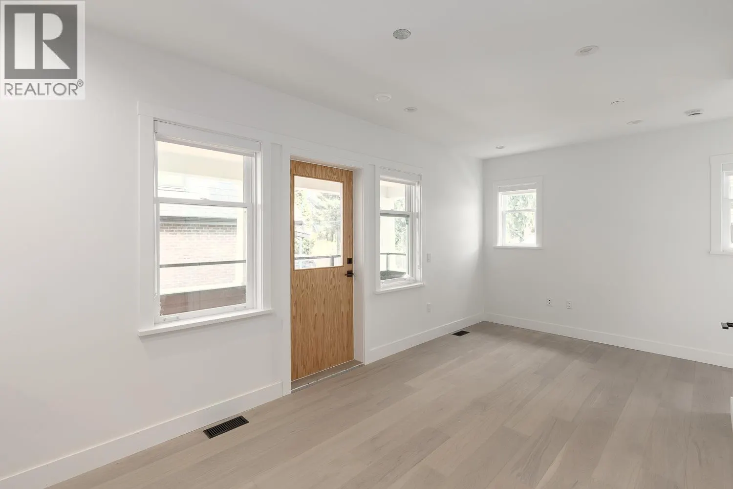1081 SEMLIN DRIVE
