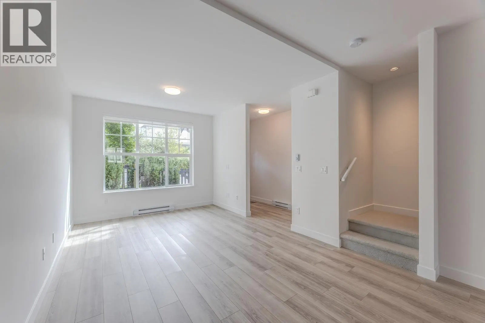 120 3421 QUEENSTON AVENUE