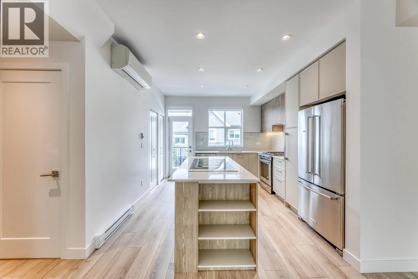 120 3421 QUEENSTON AVENUE