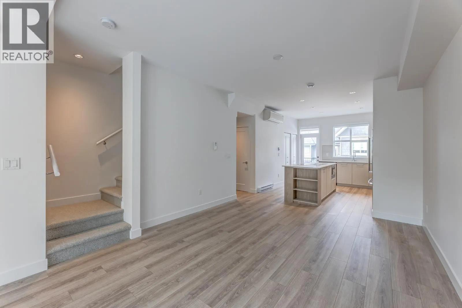 120 3421 QUEENSTON AVENUE