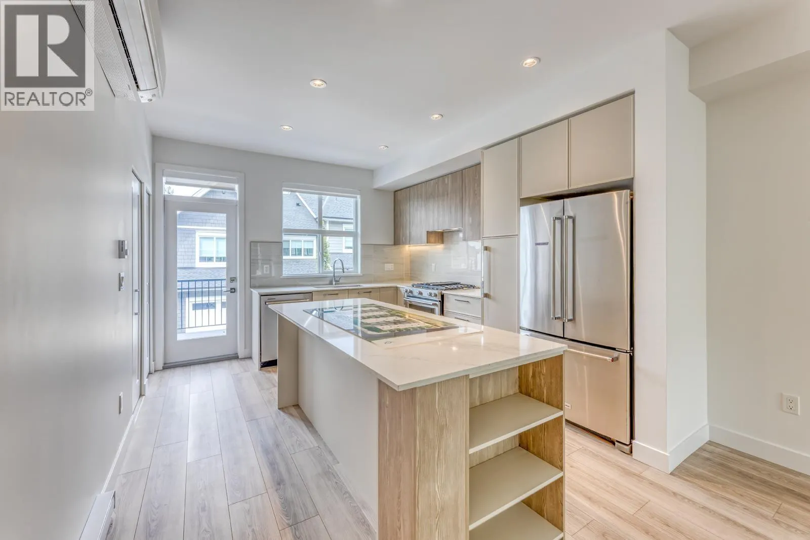 120 3421 QUEENSTON AVENUE
