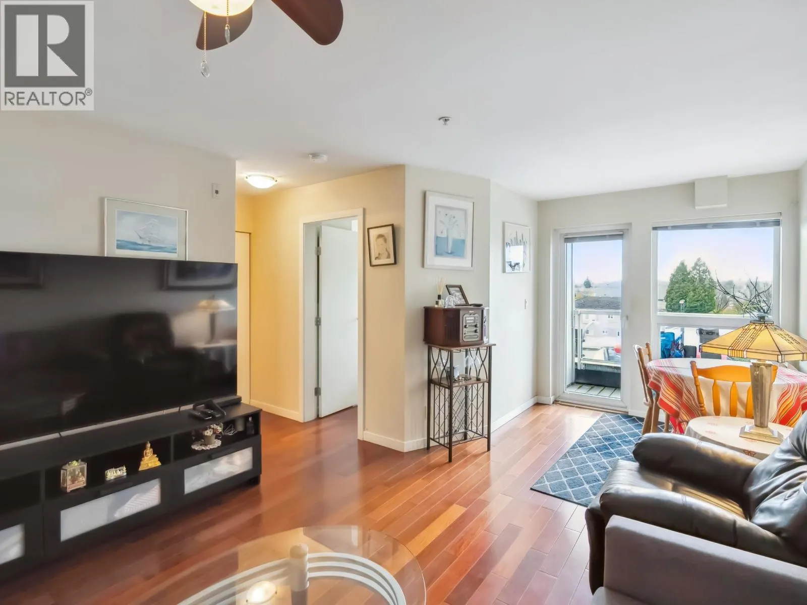 416 2891 E HASTINGS STREET