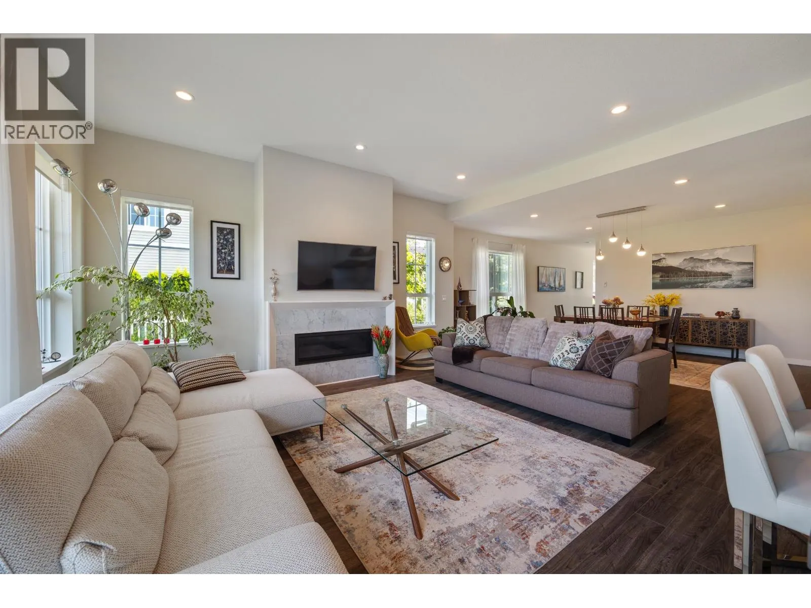 12B 5551 ADMIRAL WAY