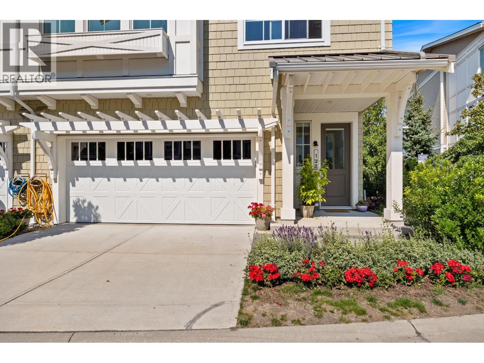 12B 5551 ADMIRAL WAY