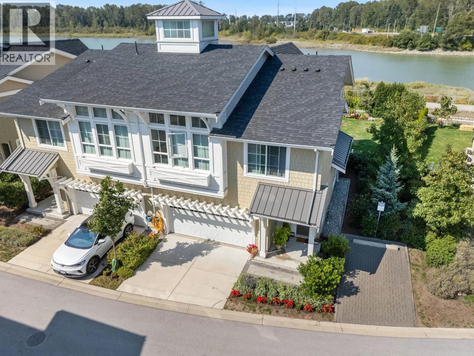 12B 5551 ADMIRAL WAY