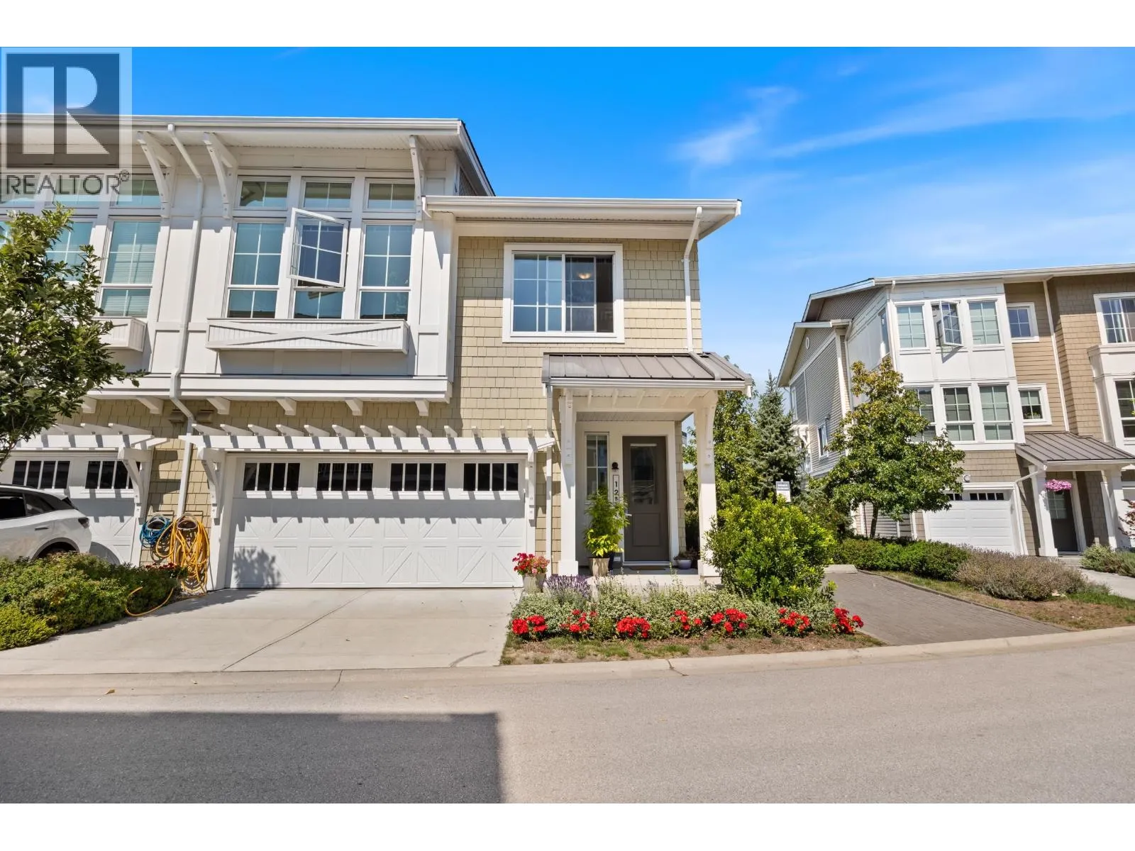 12B 5551 ADMIRAL WAY