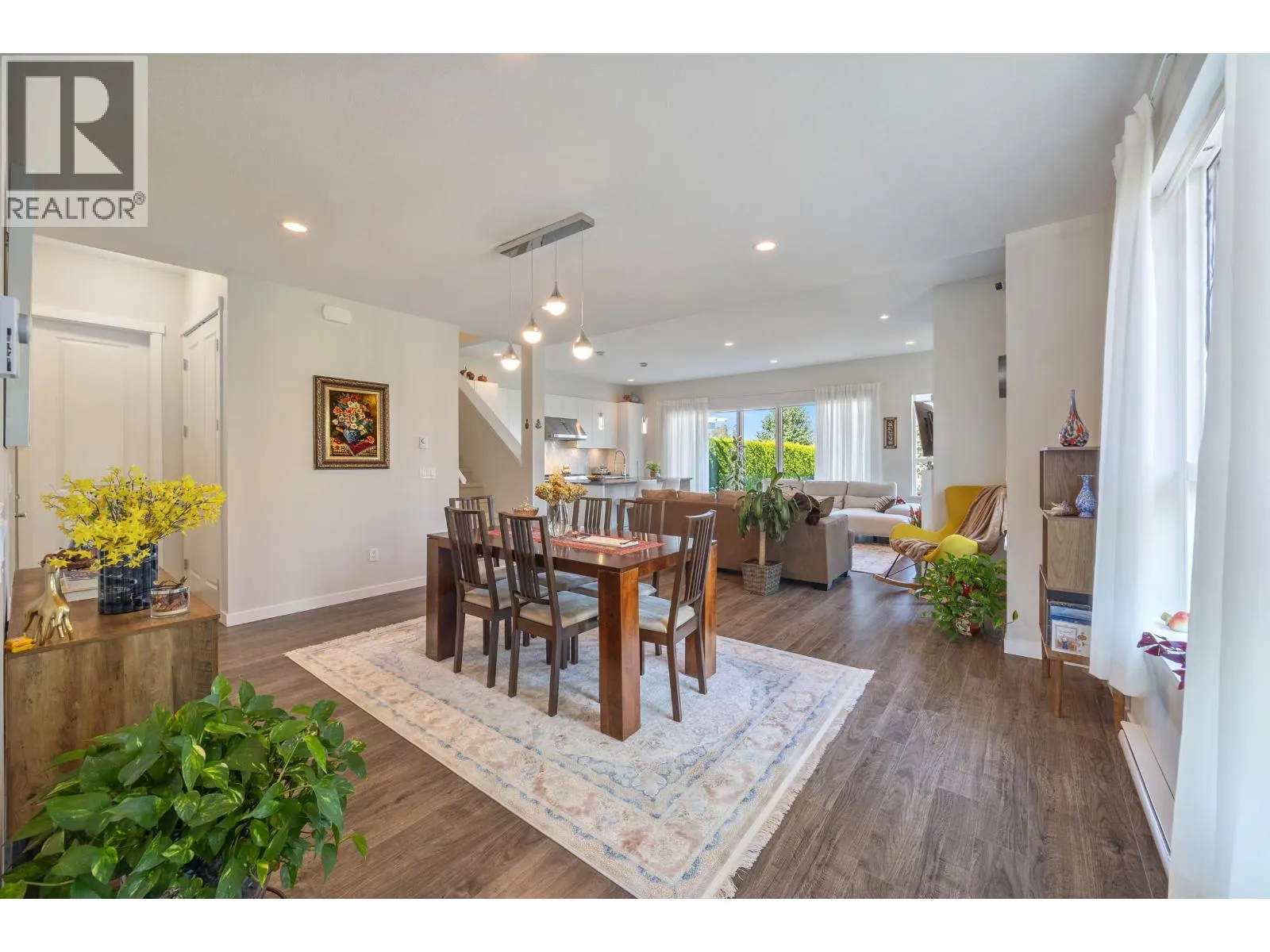 12B 5551 ADMIRAL WAY