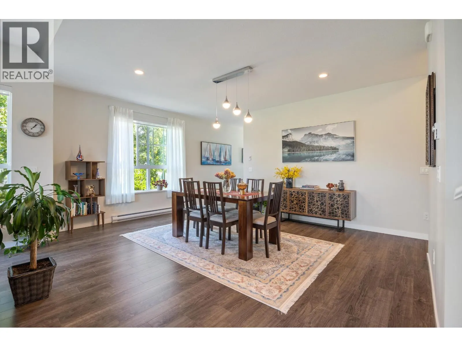 12B 5551 ADMIRAL WAY