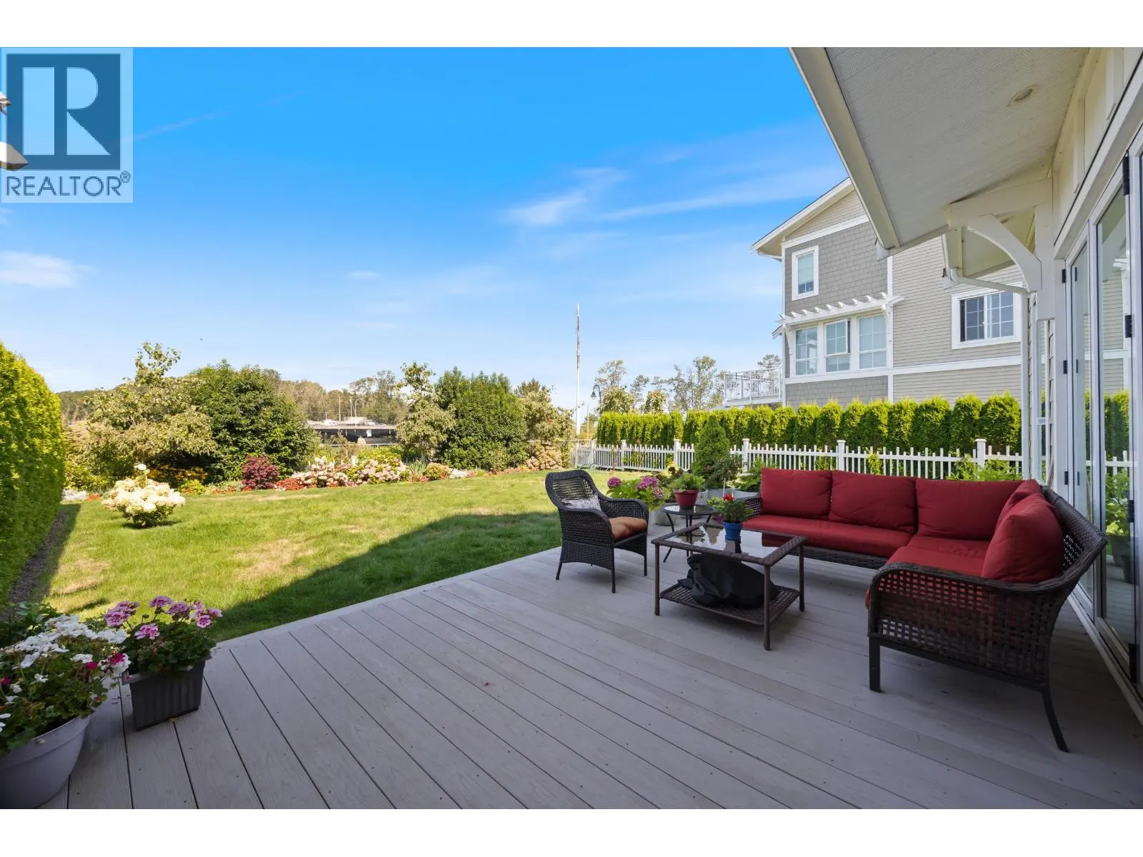 12B 5551 ADMIRAL WAY