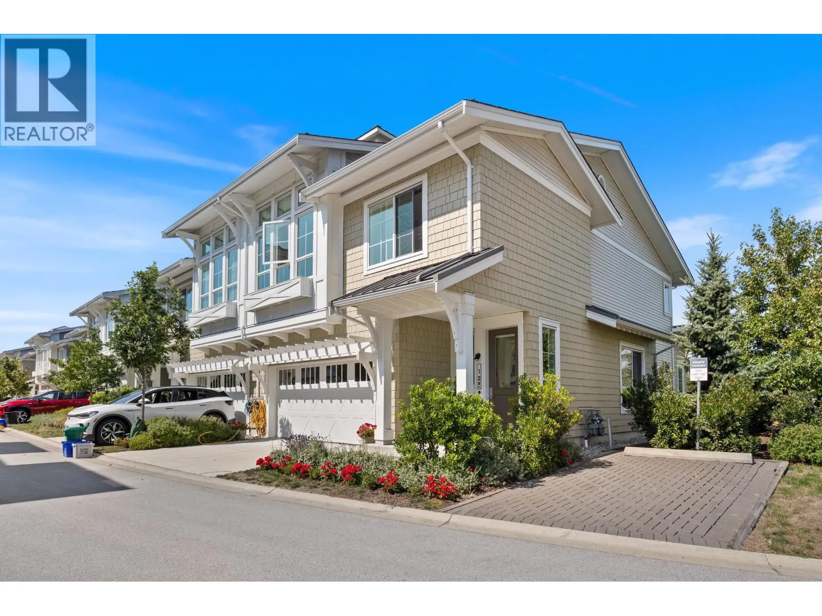 12B 5551 ADMIRAL WAY