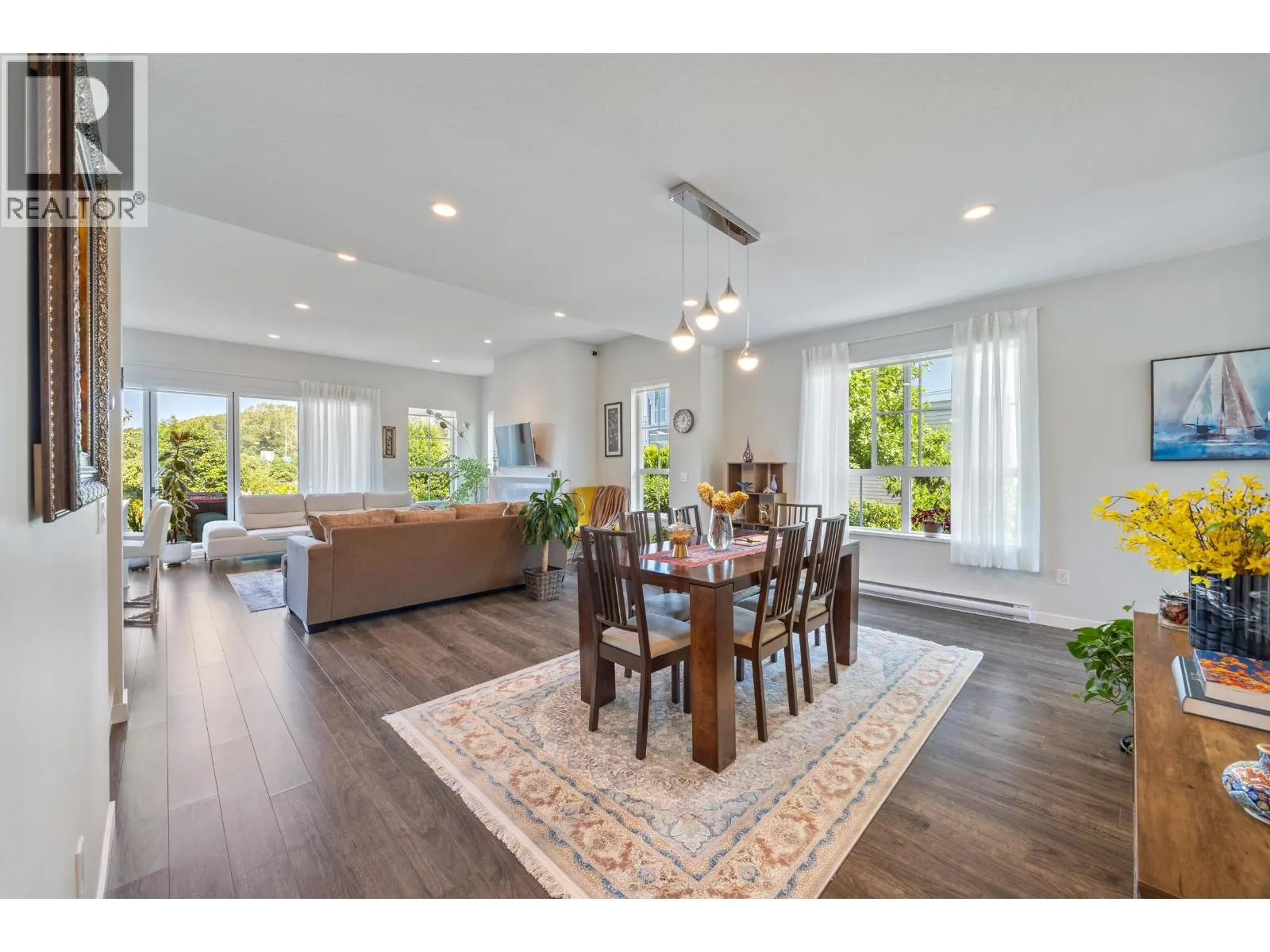 12B 5551 ADMIRAL WAY