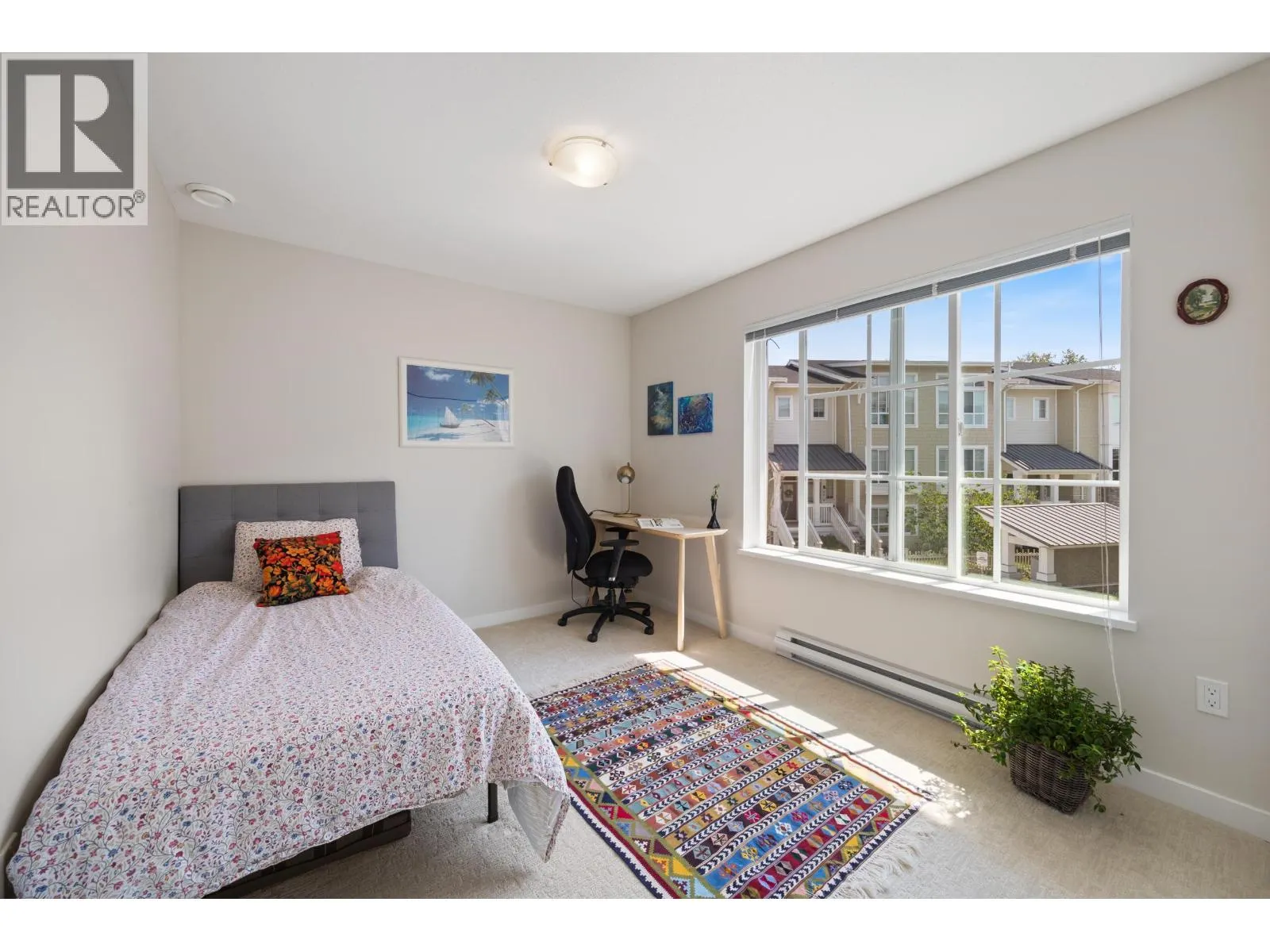 12B 5551 ADMIRAL WAY
