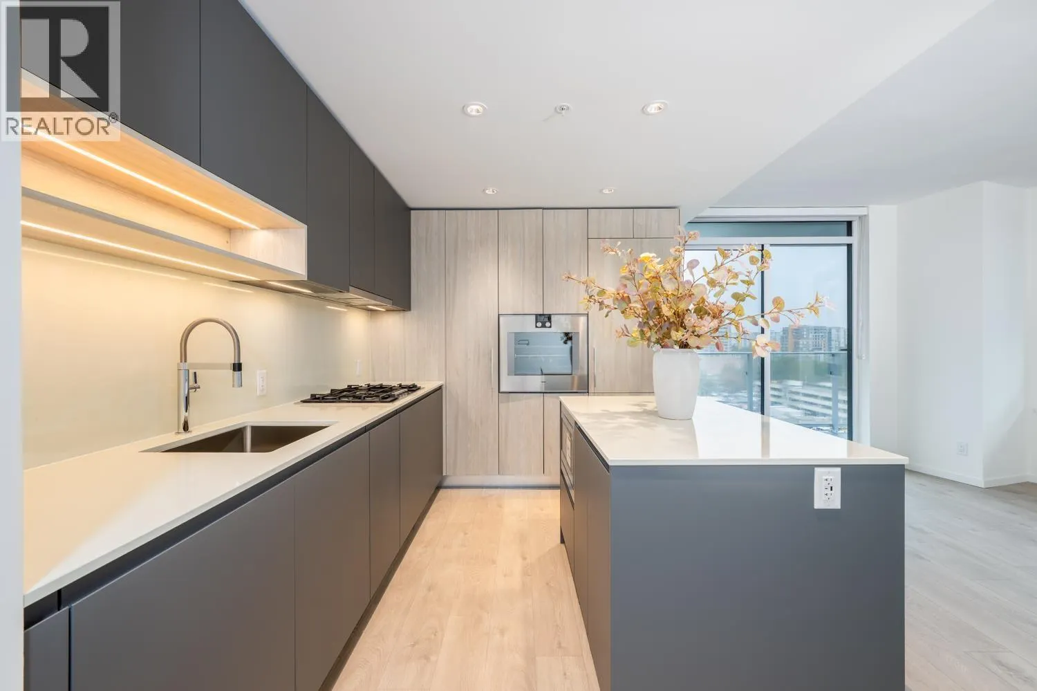 931 6600 MINORU BOULEVARD