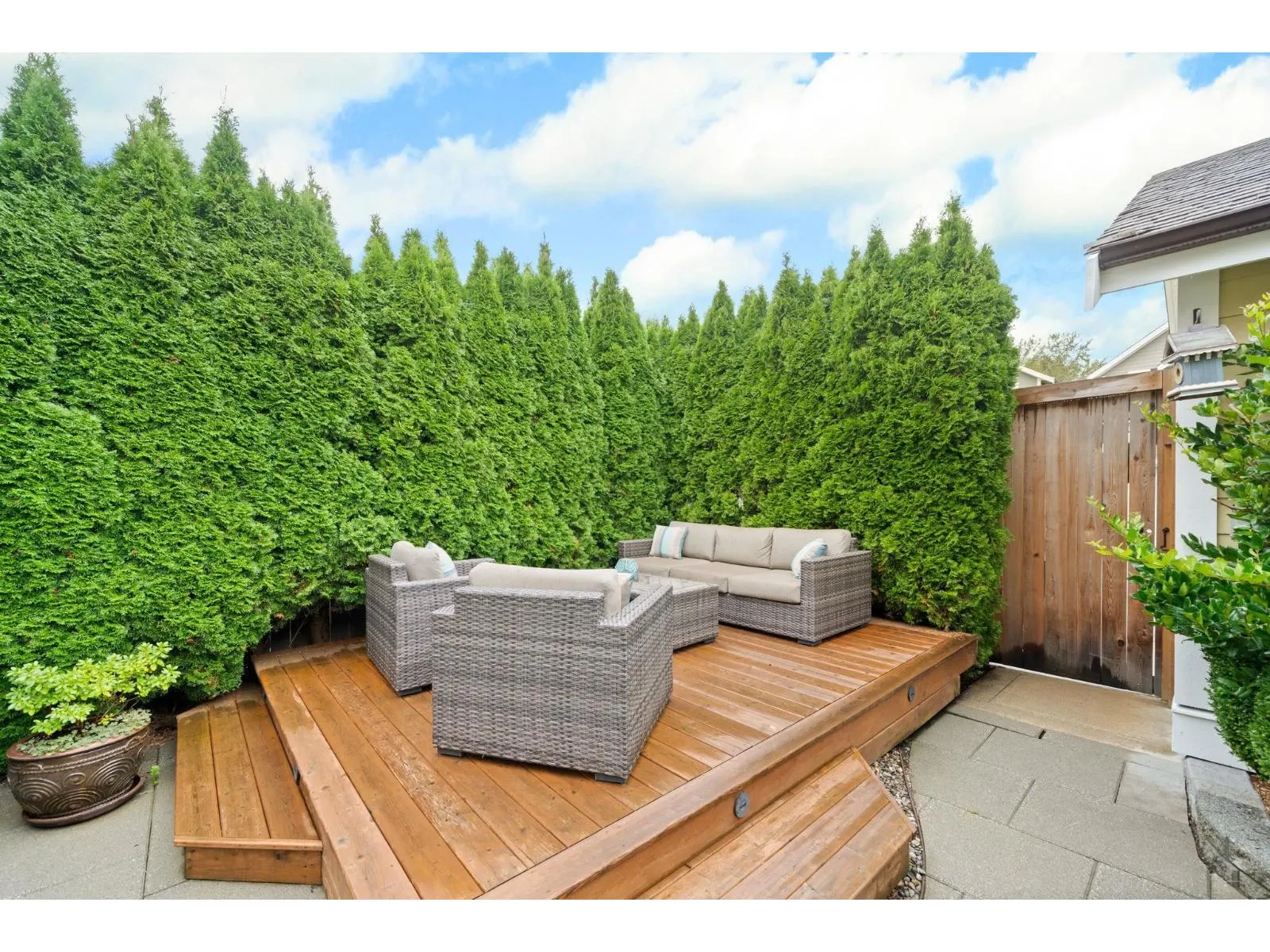 9445 KANAKA STREET