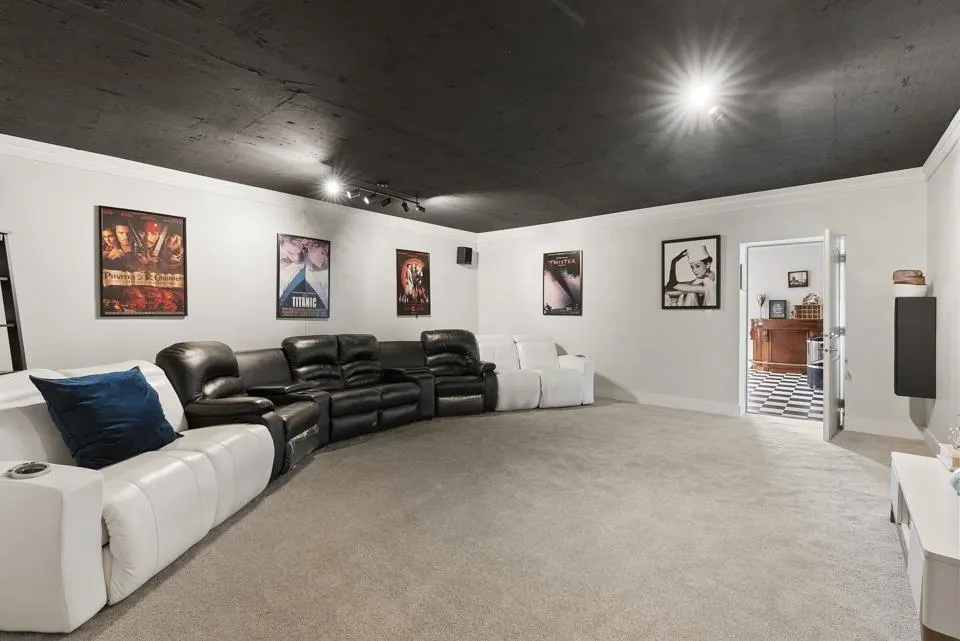 125 51075 FALLS COURT|Eastern Hillsides