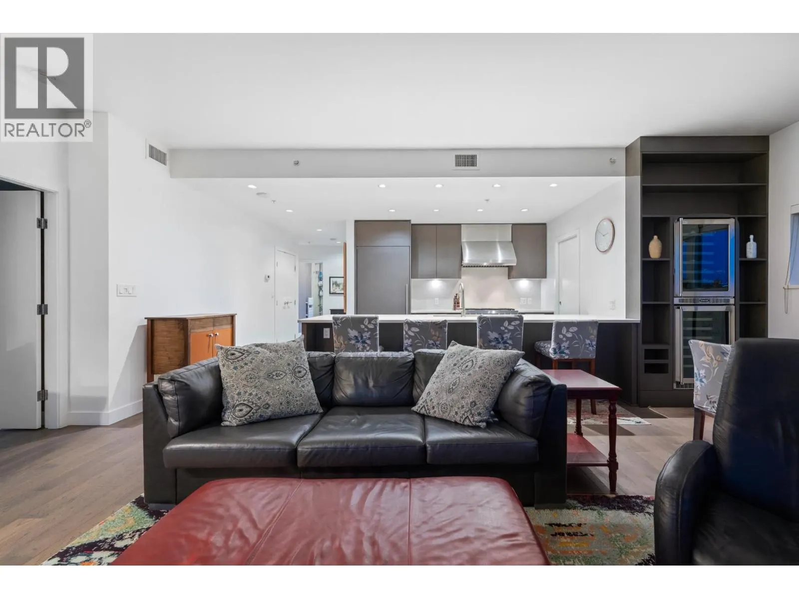 1606 288 W 1ST AVENUE