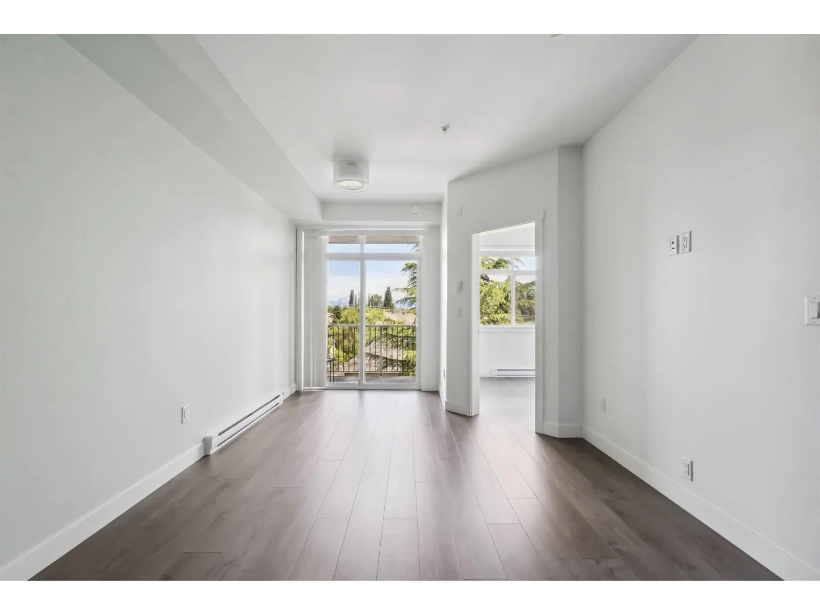 419 20686 EASTLEIGH CRESCENT