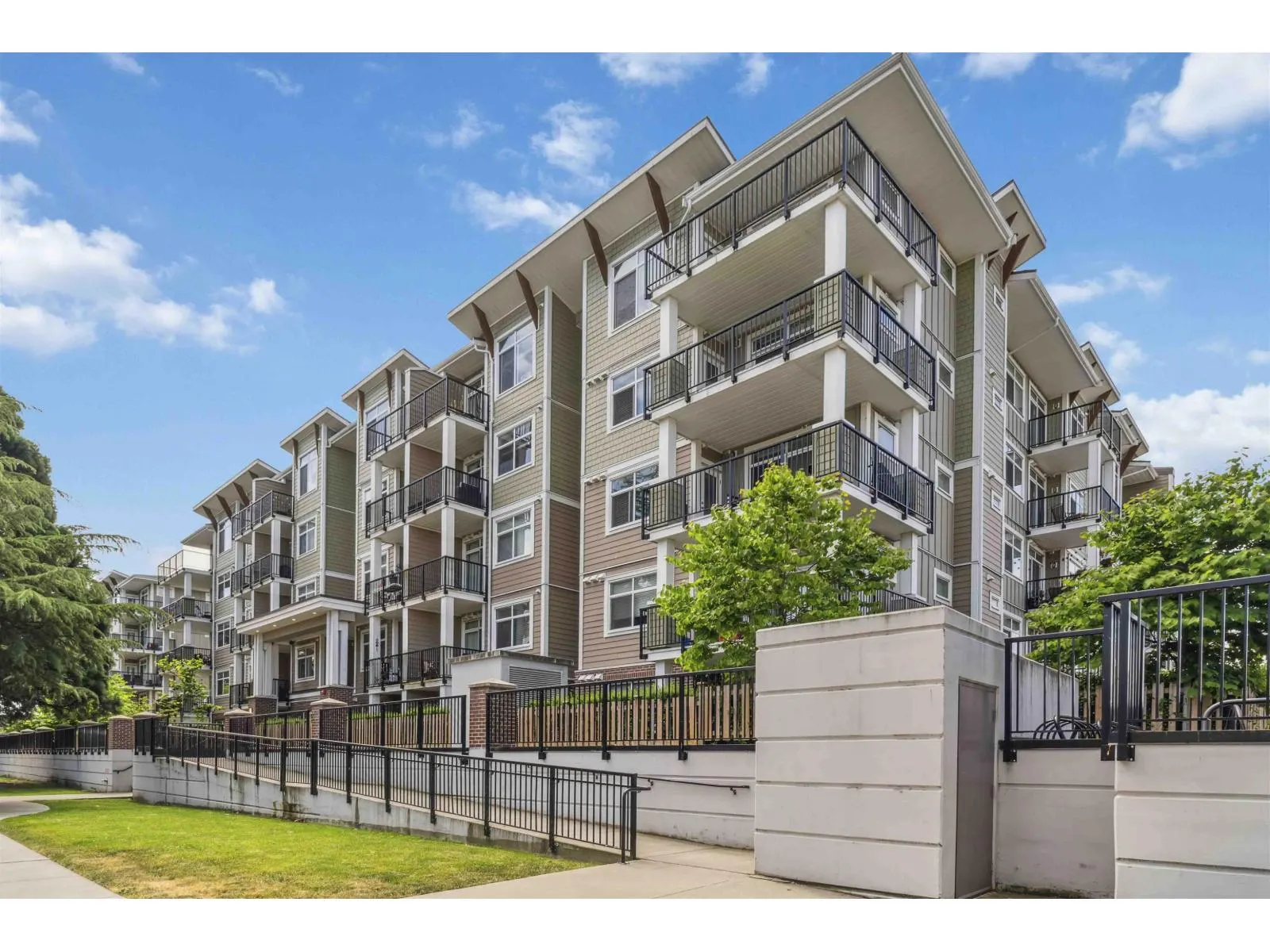 419 20686 EASTLEIGH CRESCENT