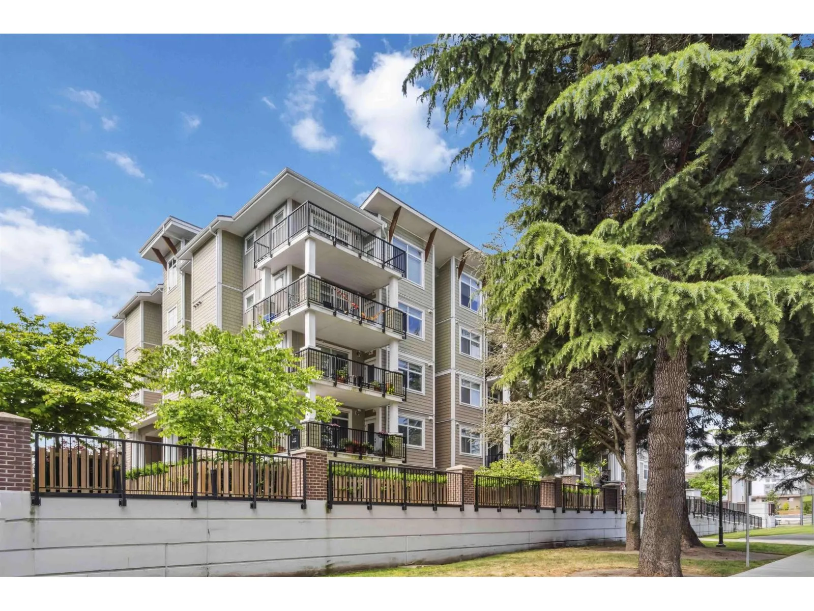 419 20686 EASTLEIGH CRESCENT