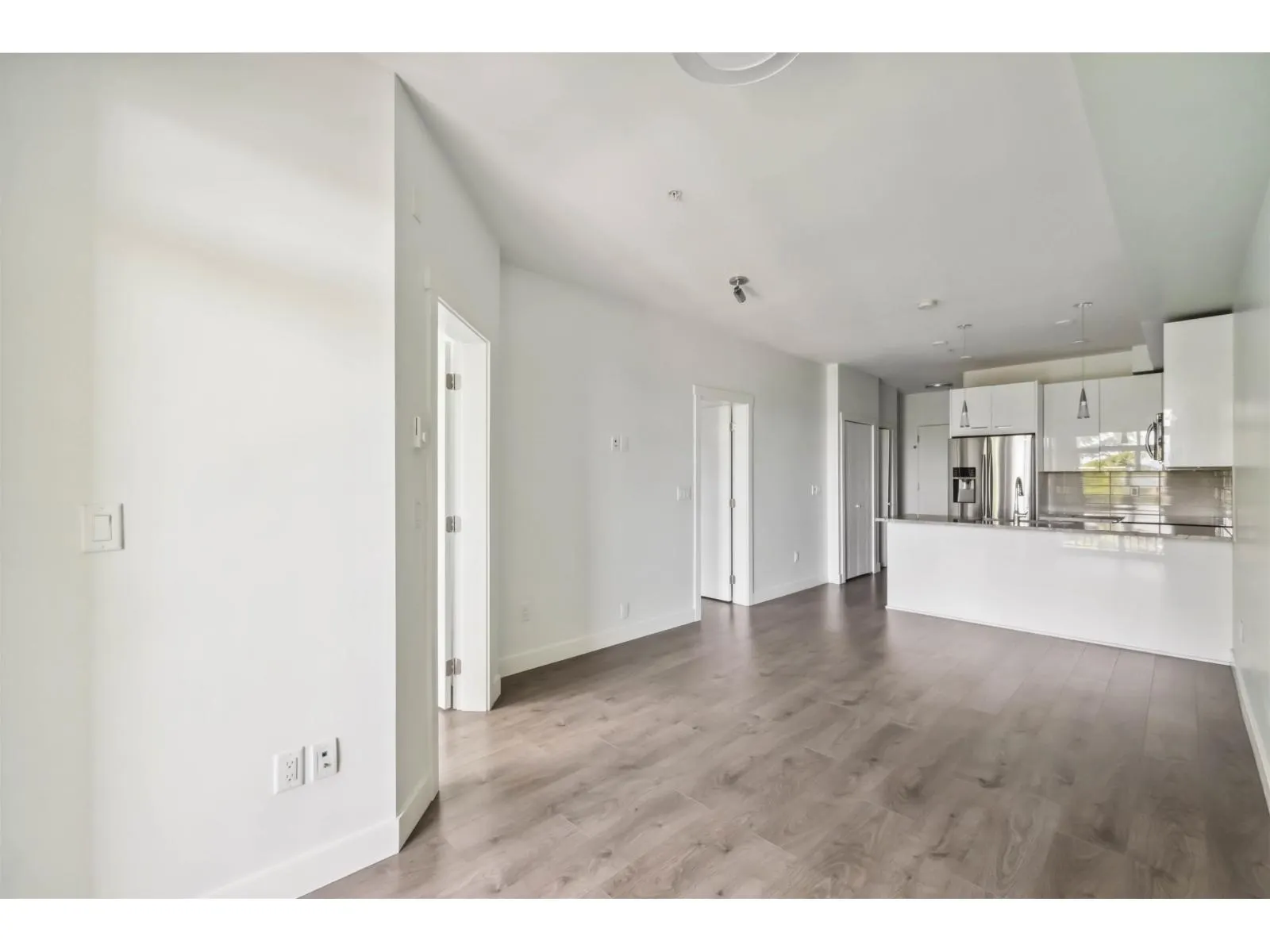 419 20686 EASTLEIGH CRESCENT