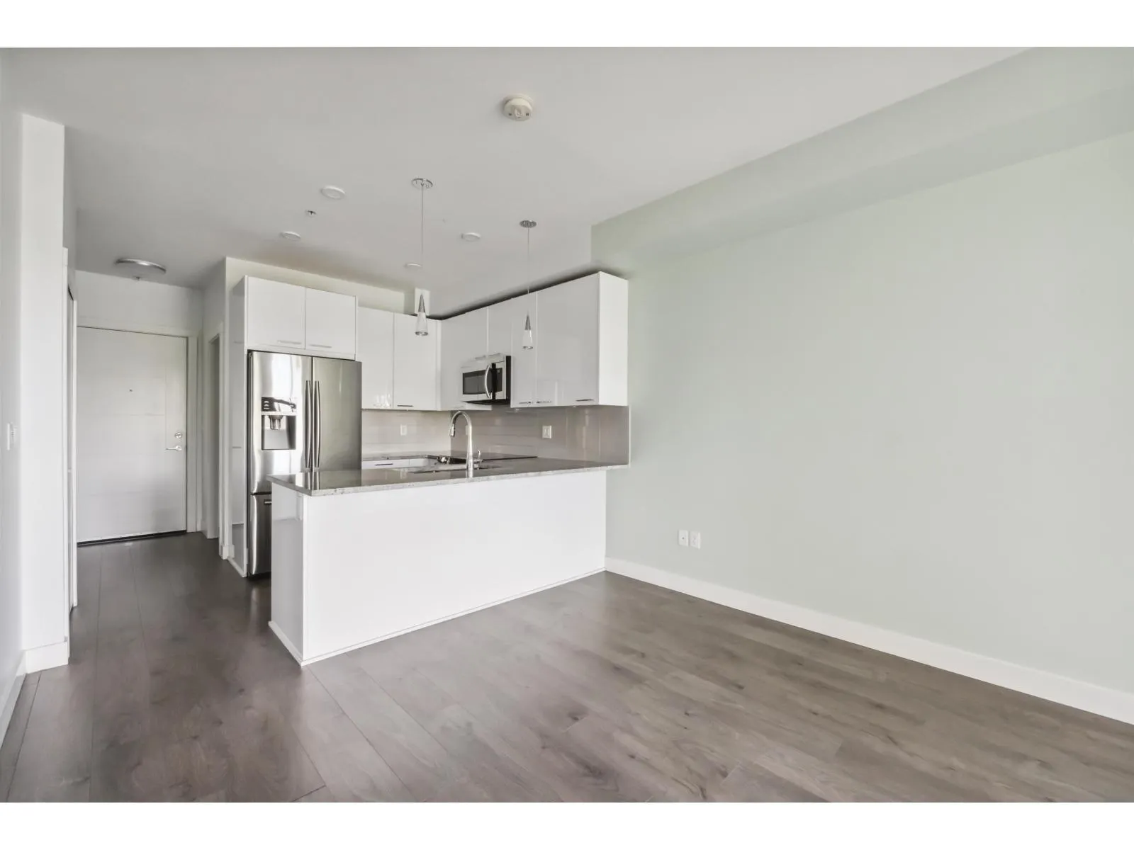 419 20686 EASTLEIGH CRESCENT