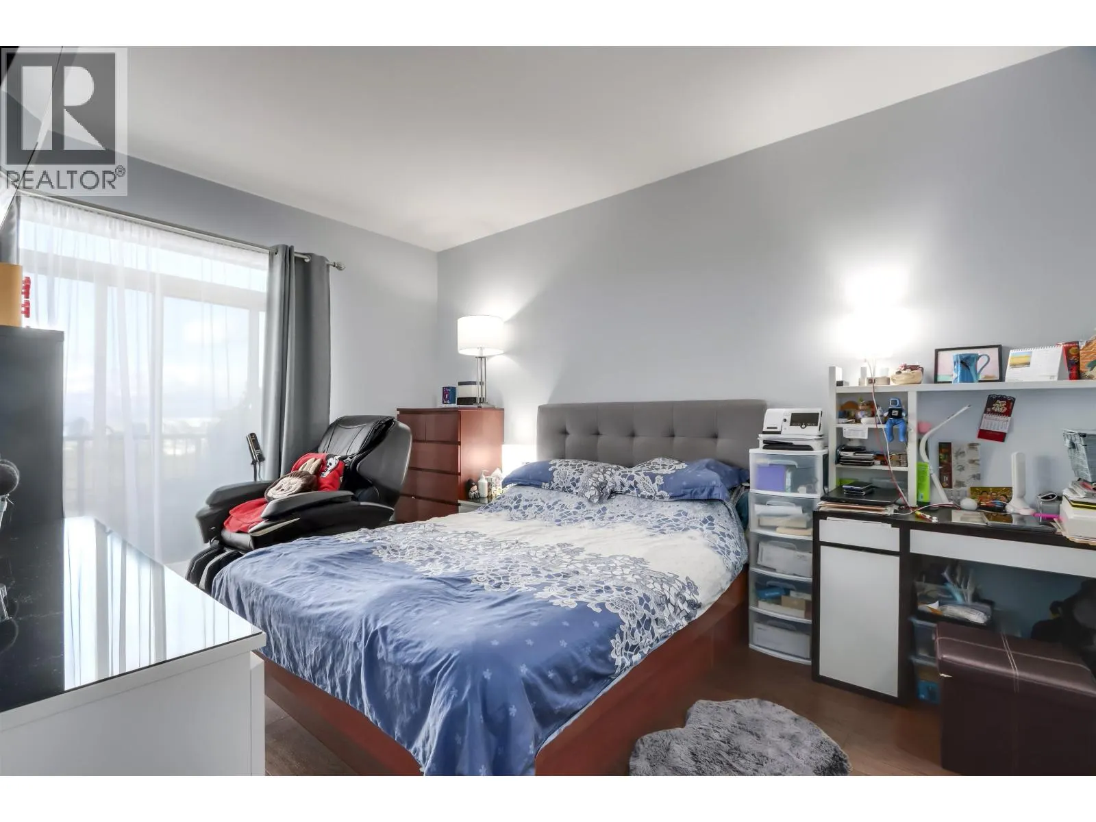 209 6077 LONDON ROAD