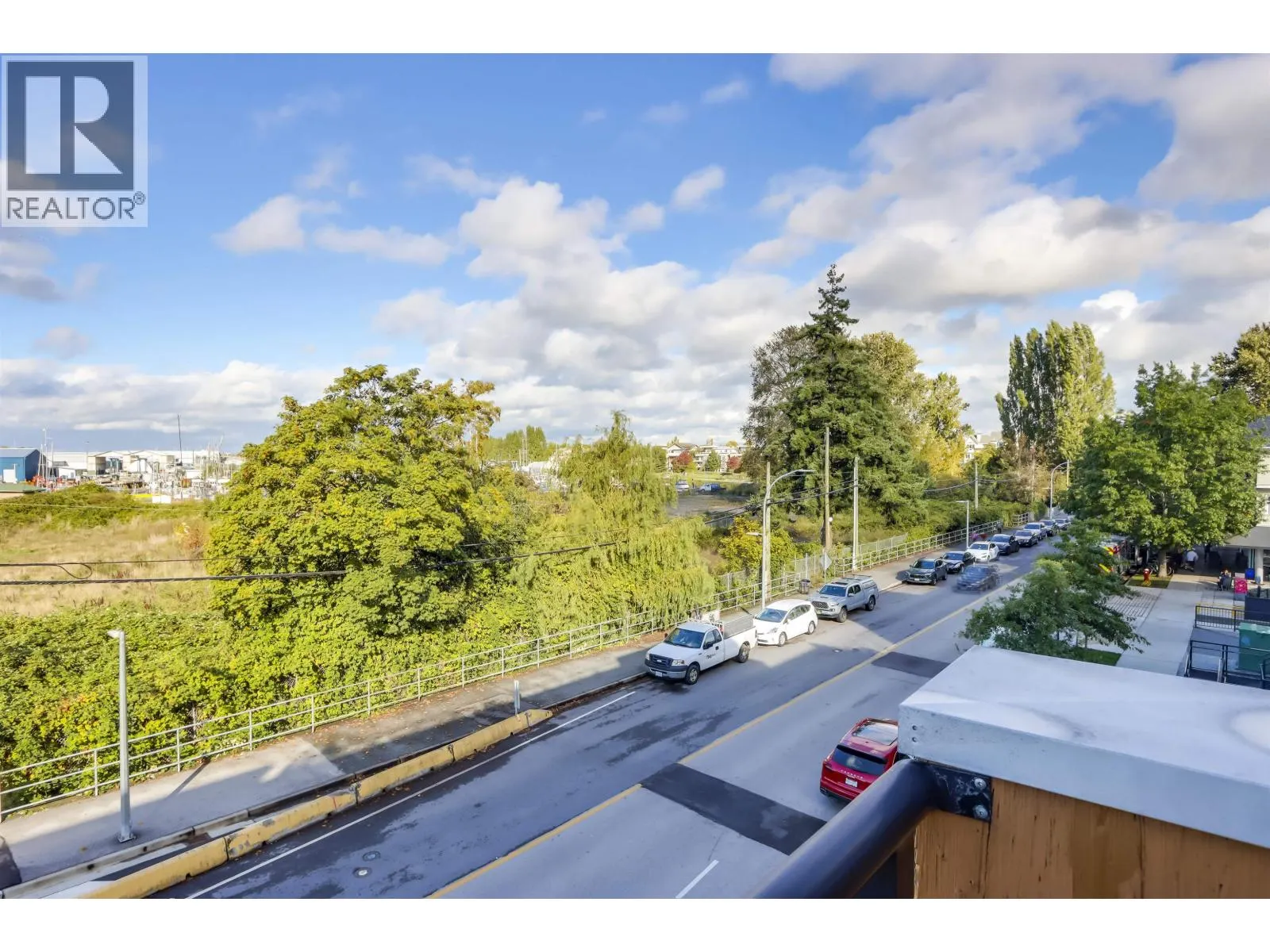 209 6077 LONDON ROAD
