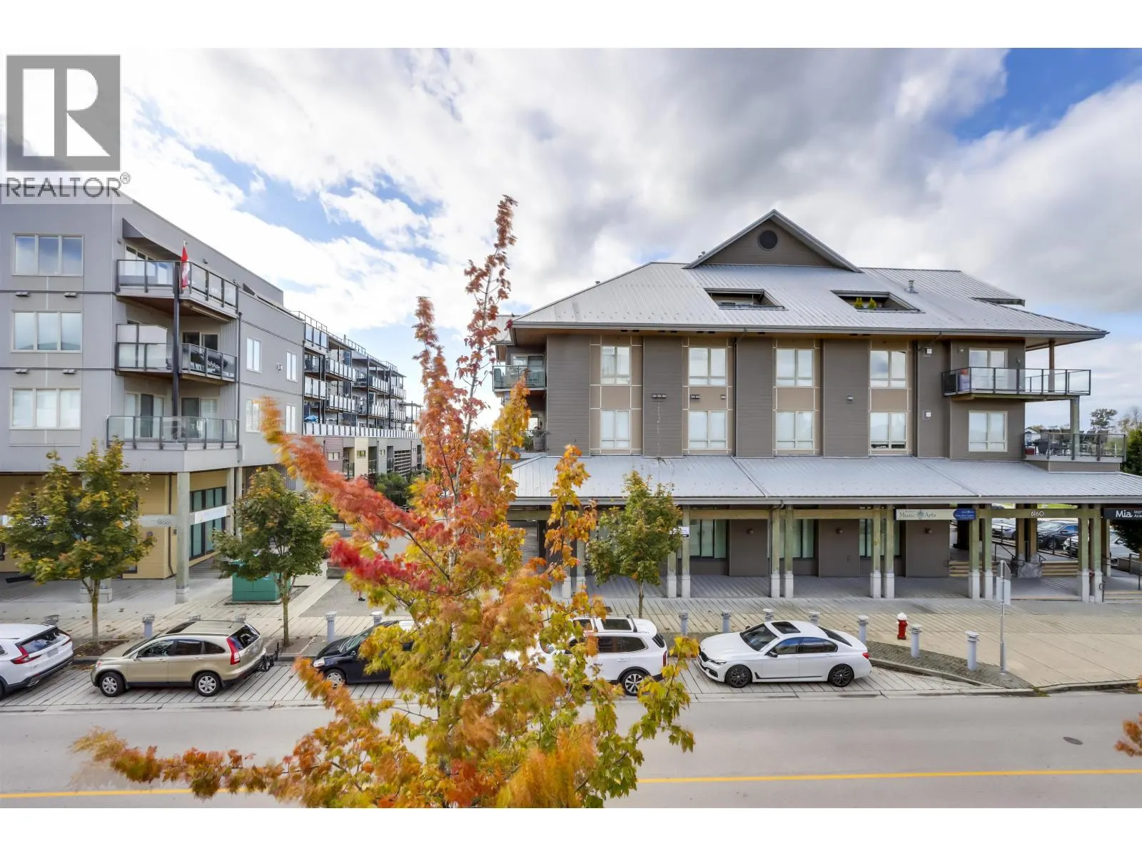 204 6077 LONDON ROAD