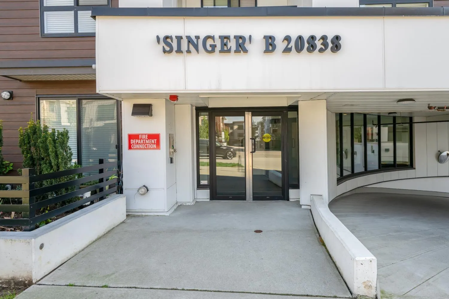 B606 20838 78B AVENUE