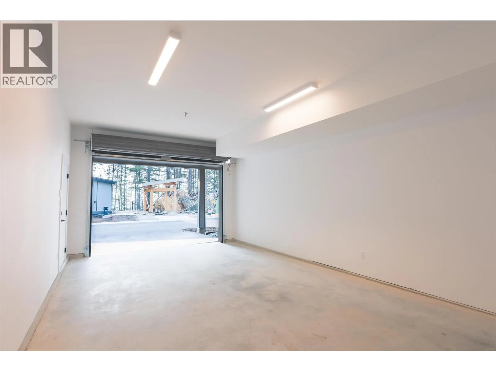 28-1050 FINCH DRIVE