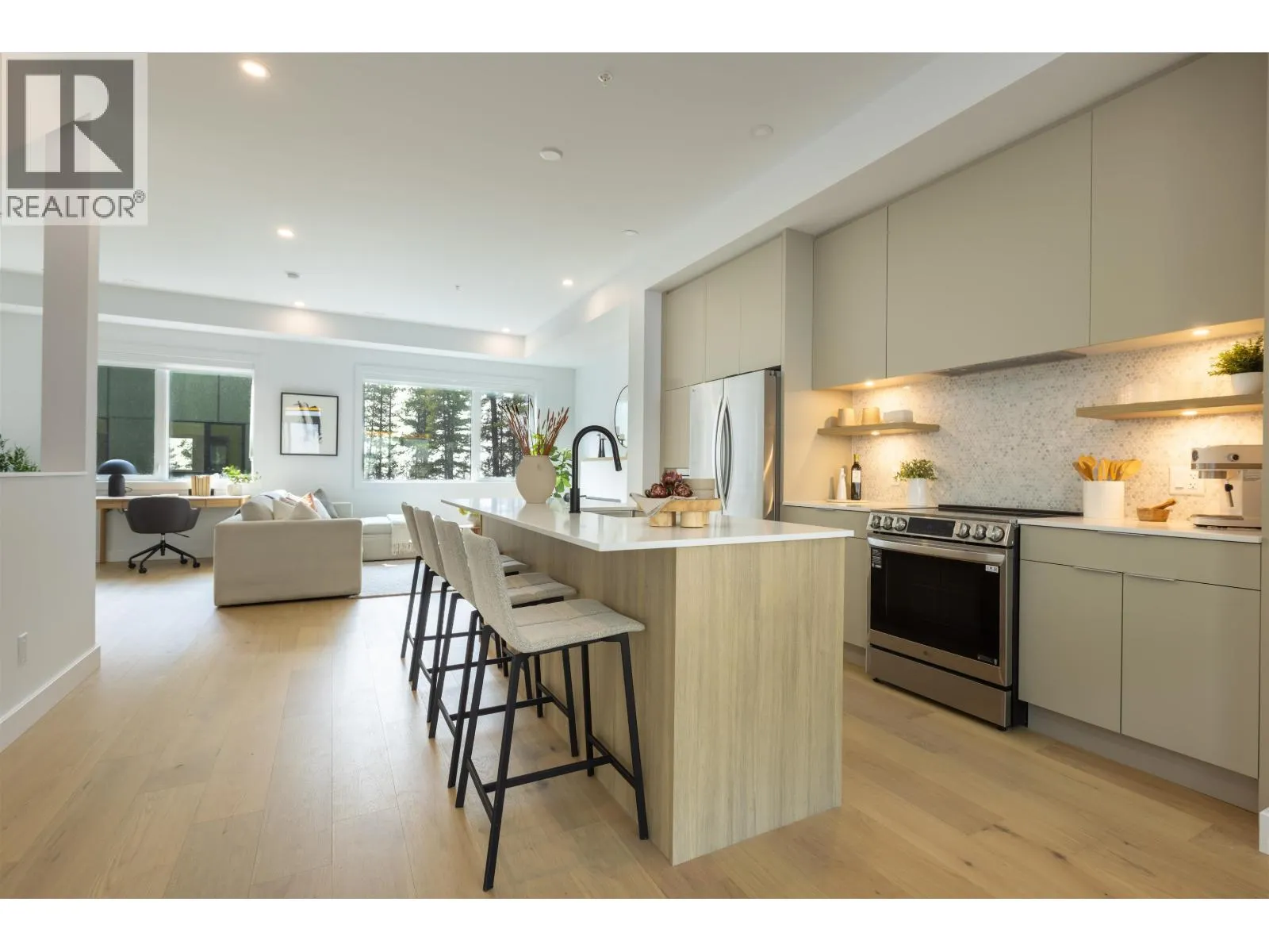 28-1050 FINCH DRIVE