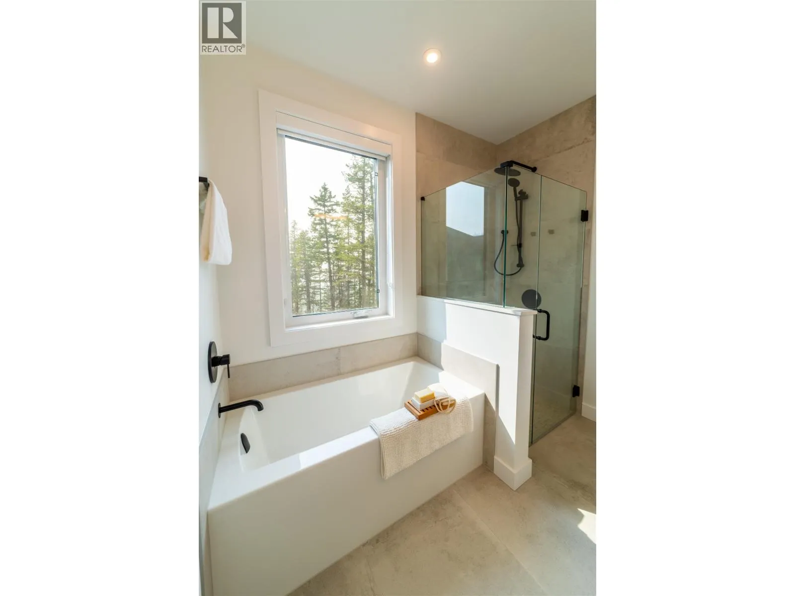 28-1050 FINCH DRIVE