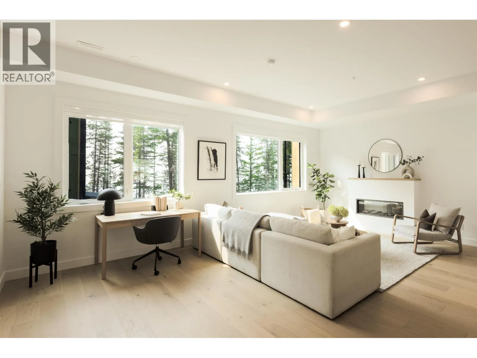 28-1050 FINCH DRIVE