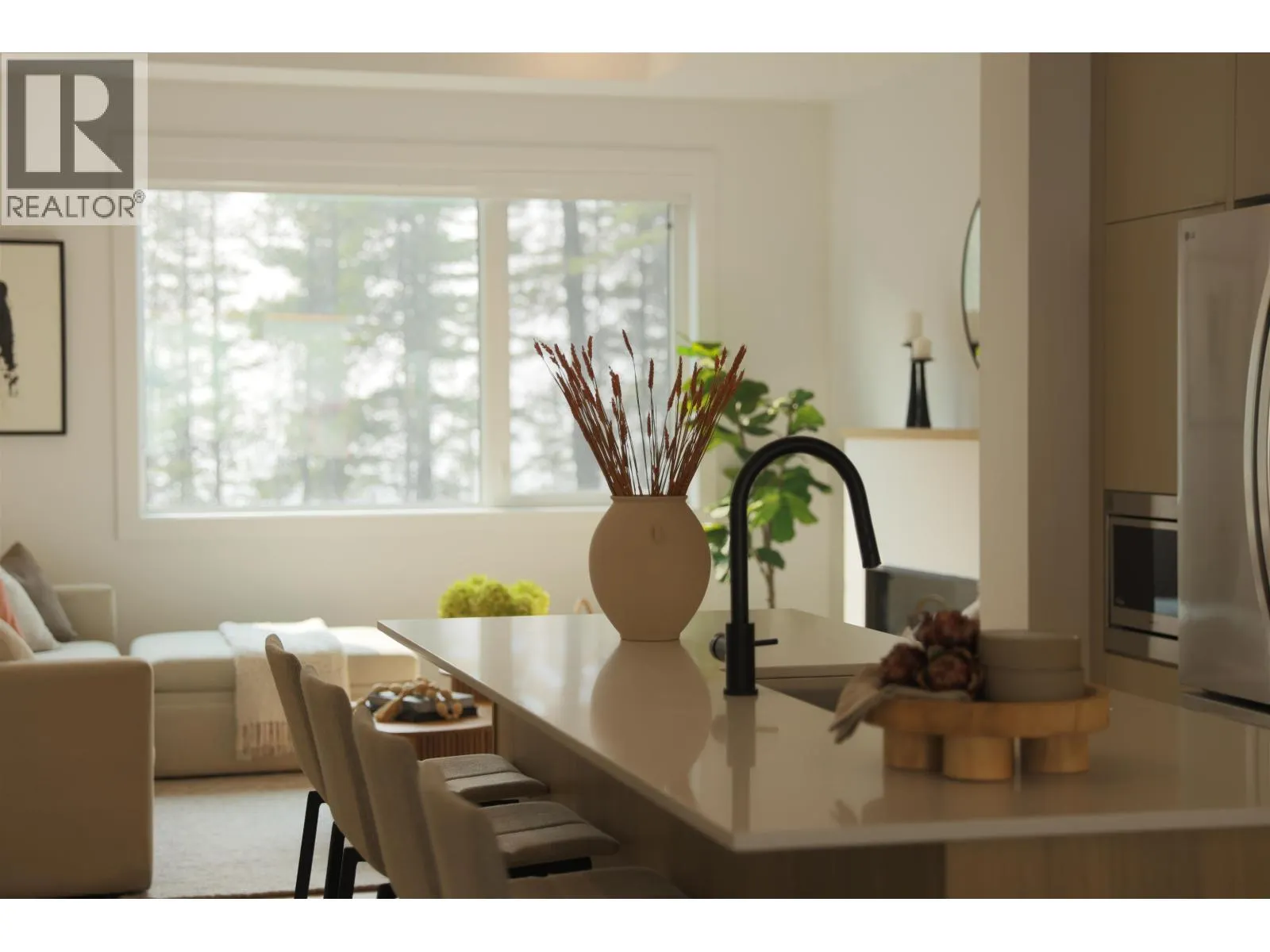 28-1050 FINCH DRIVE