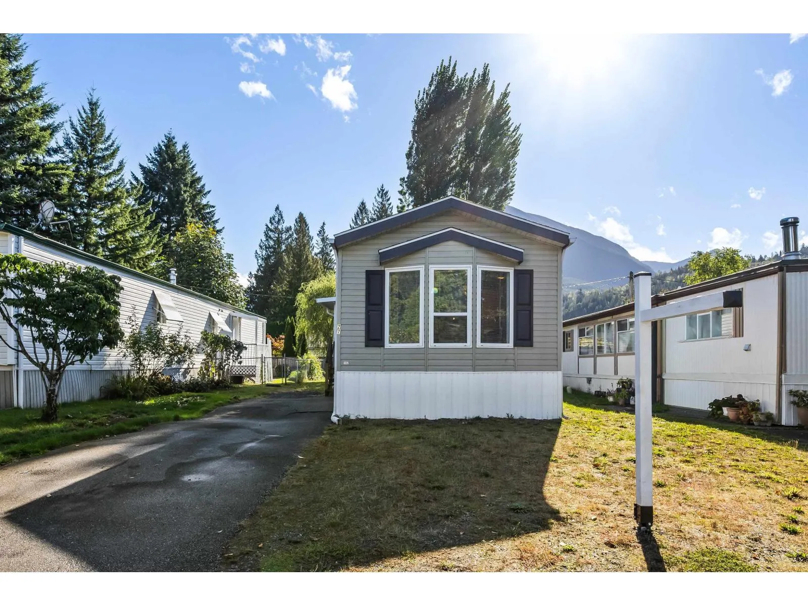 27 46484 CHILLIWACK LAKE ROAD|Chilliwack River Valley