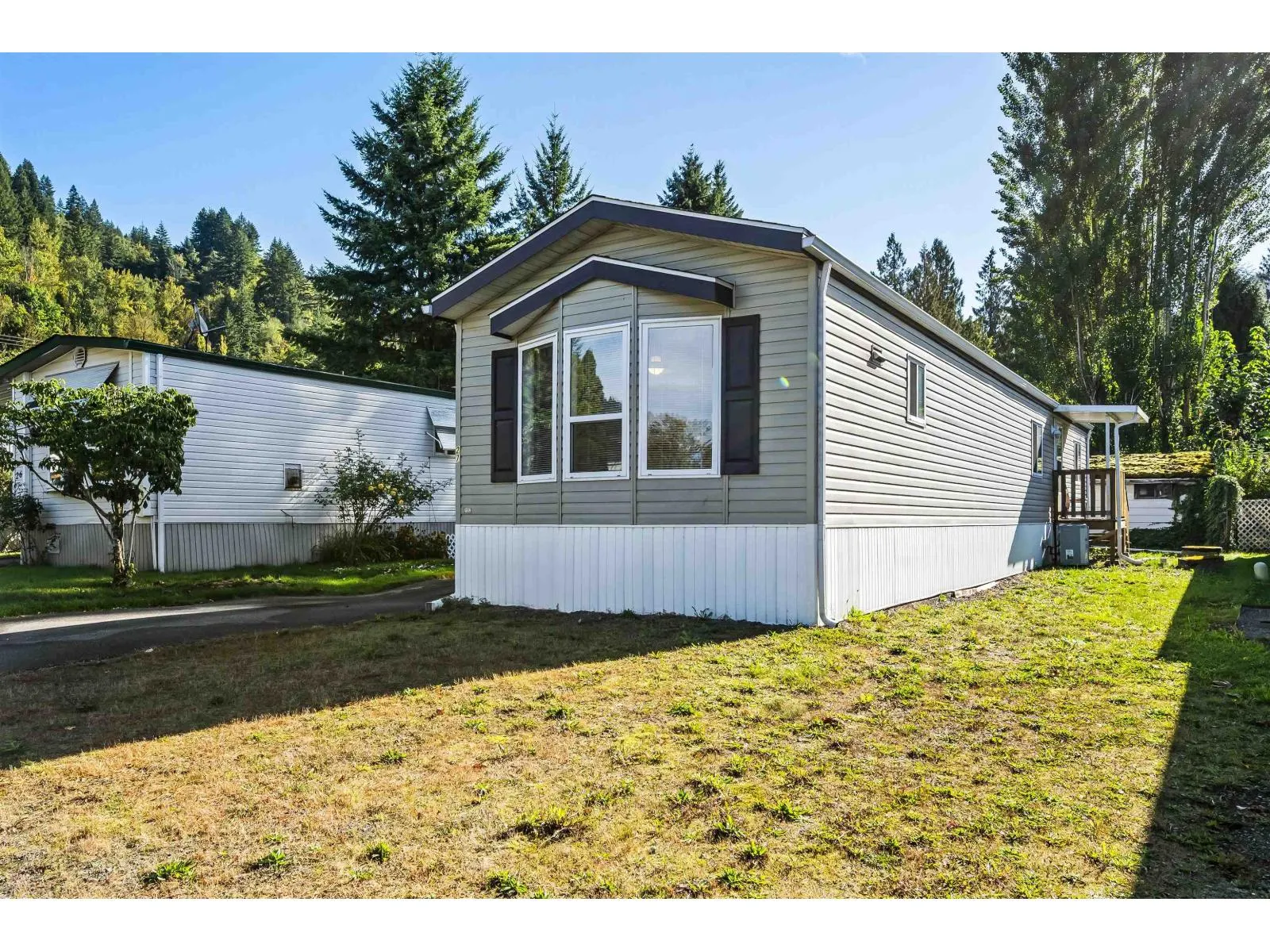 27 46484 CHILLIWACK LAKE ROAD|Chilliwack River Valley