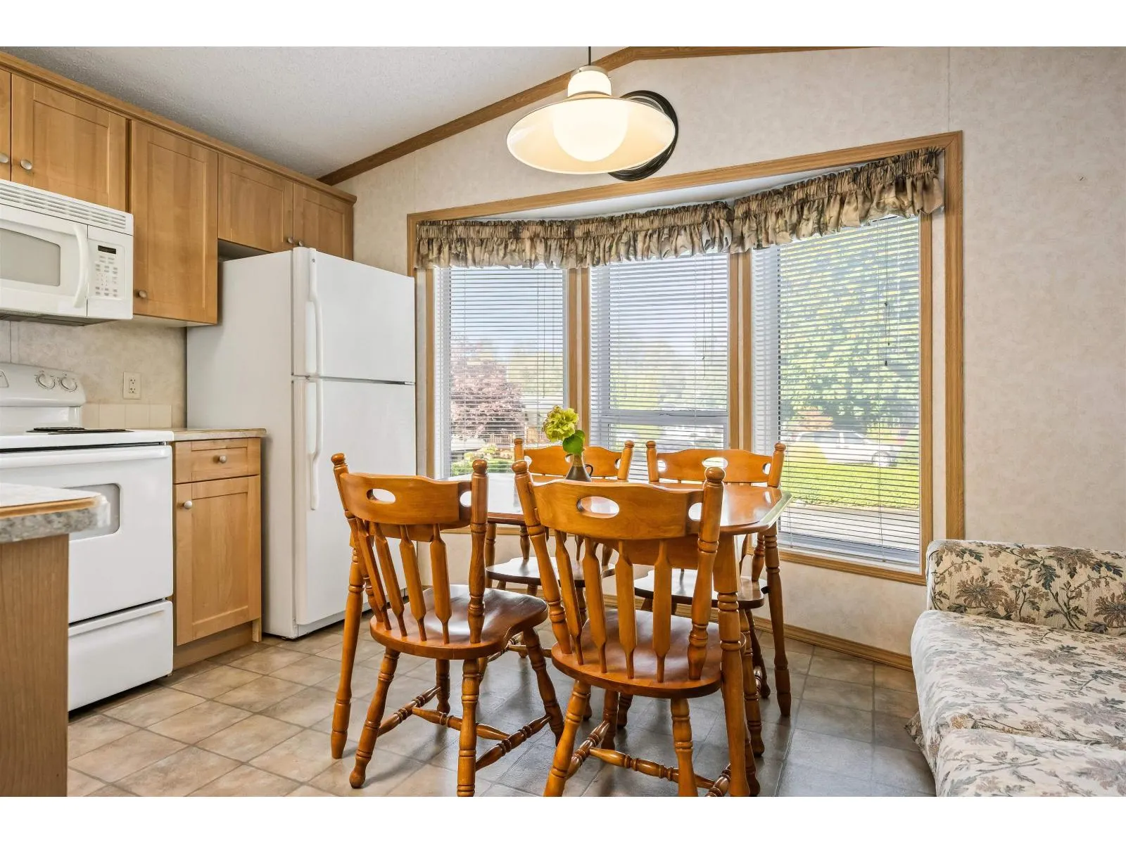 27 46484 CHILLIWACK LAKE ROAD|Chilliwack River Valley