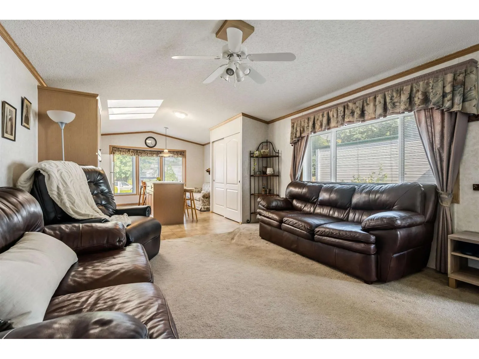 27 46484 CHILLIWACK LAKE ROAD|Chilliwack River Valley