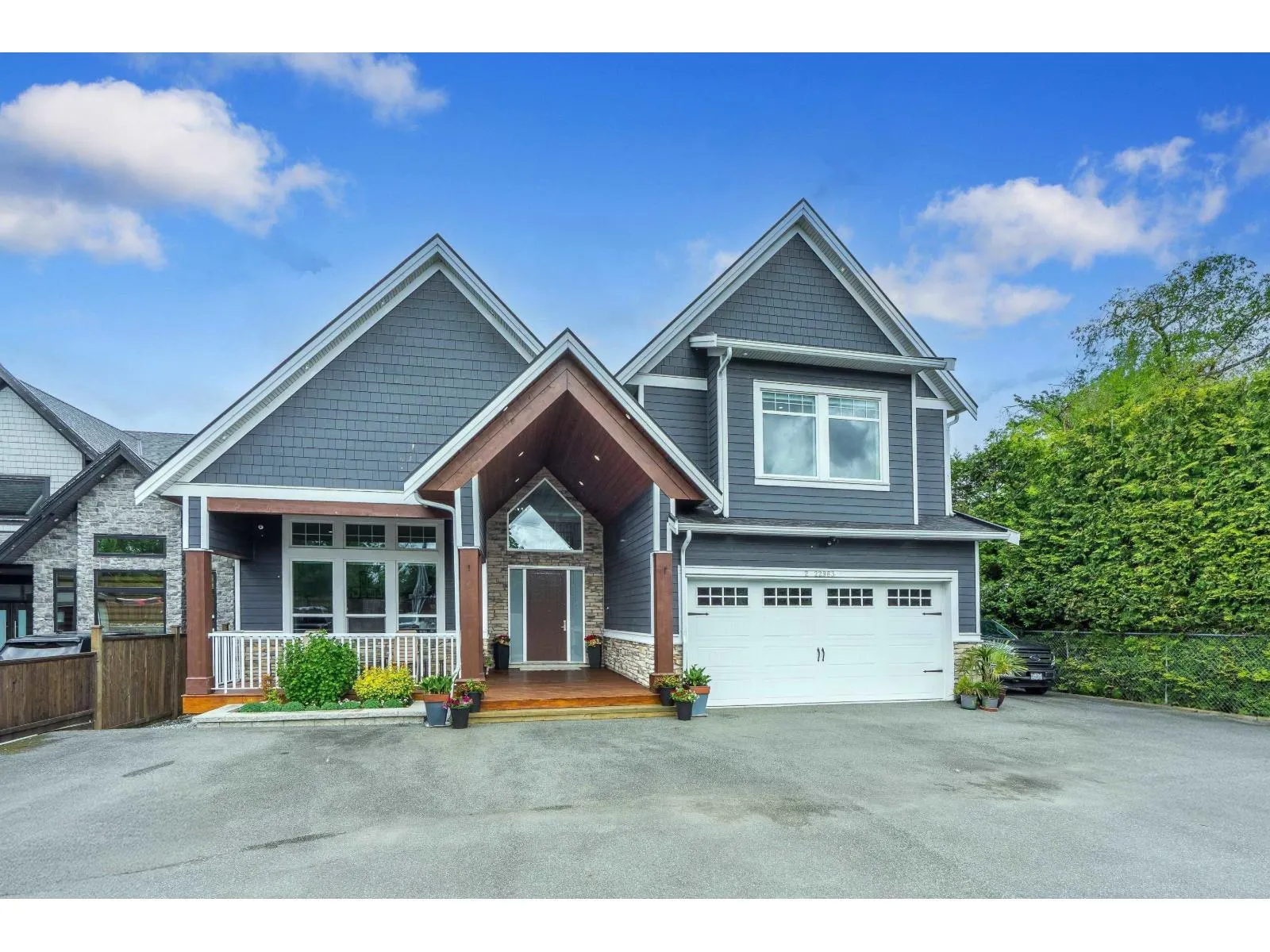 2 22963 FRASER HIGHWAY