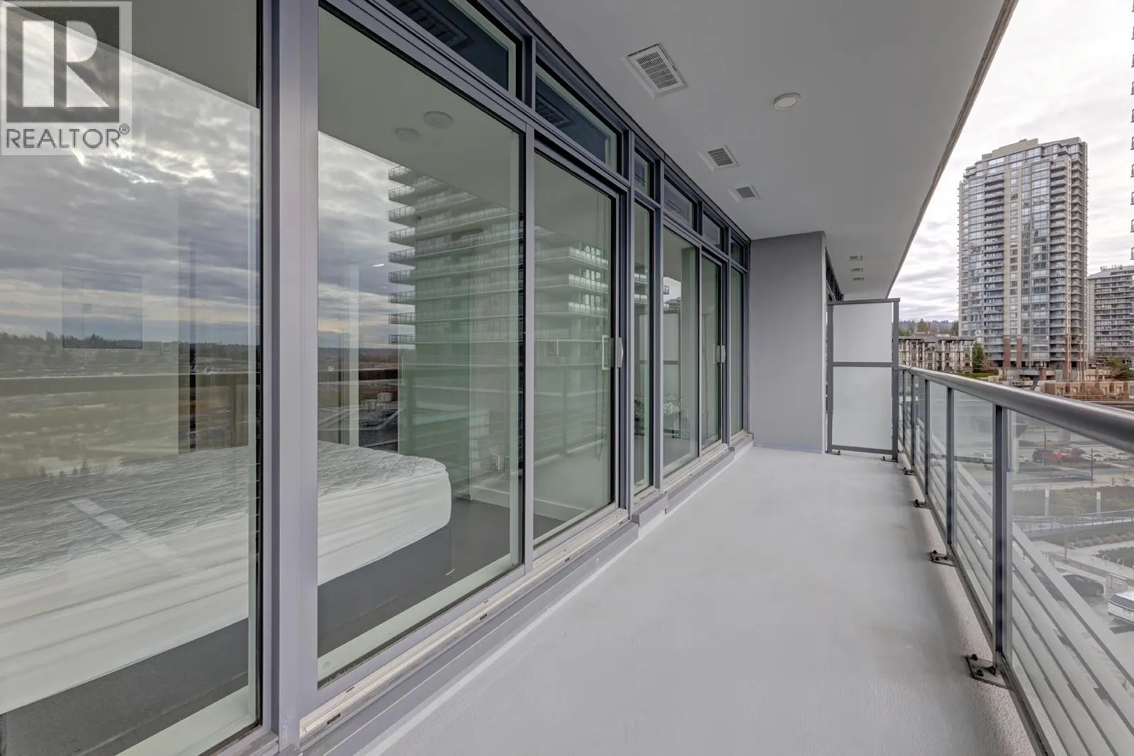 410 4720 LOUGHEED HIGHWAY