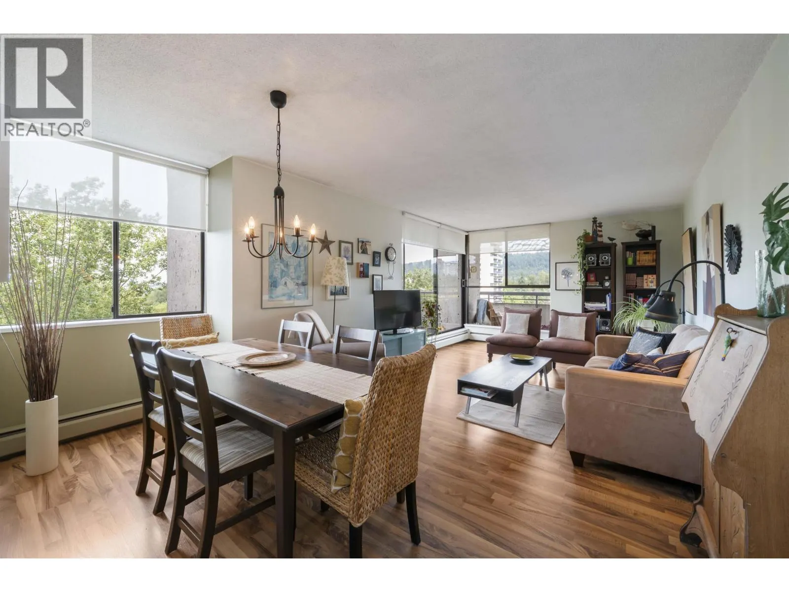 1105 3737 BARTLETT COURT